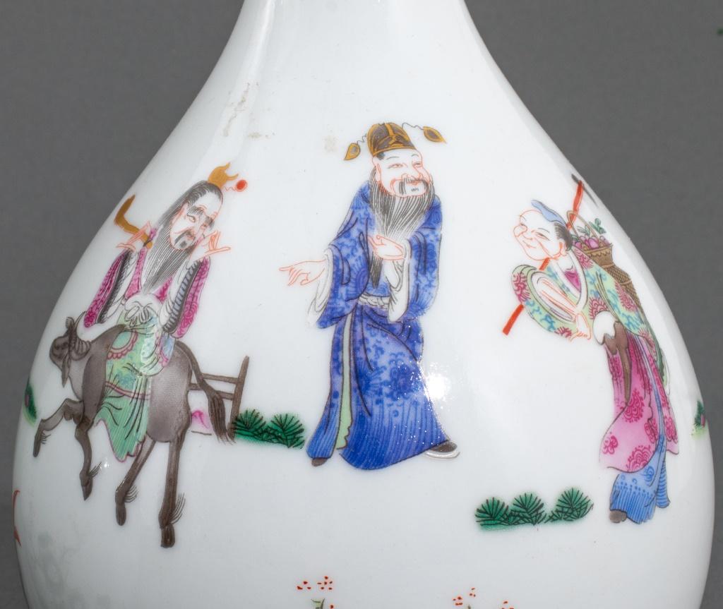 Chinese Daoguang Mark Immortal Vases, Pair In Good Condition In Astoria, NY