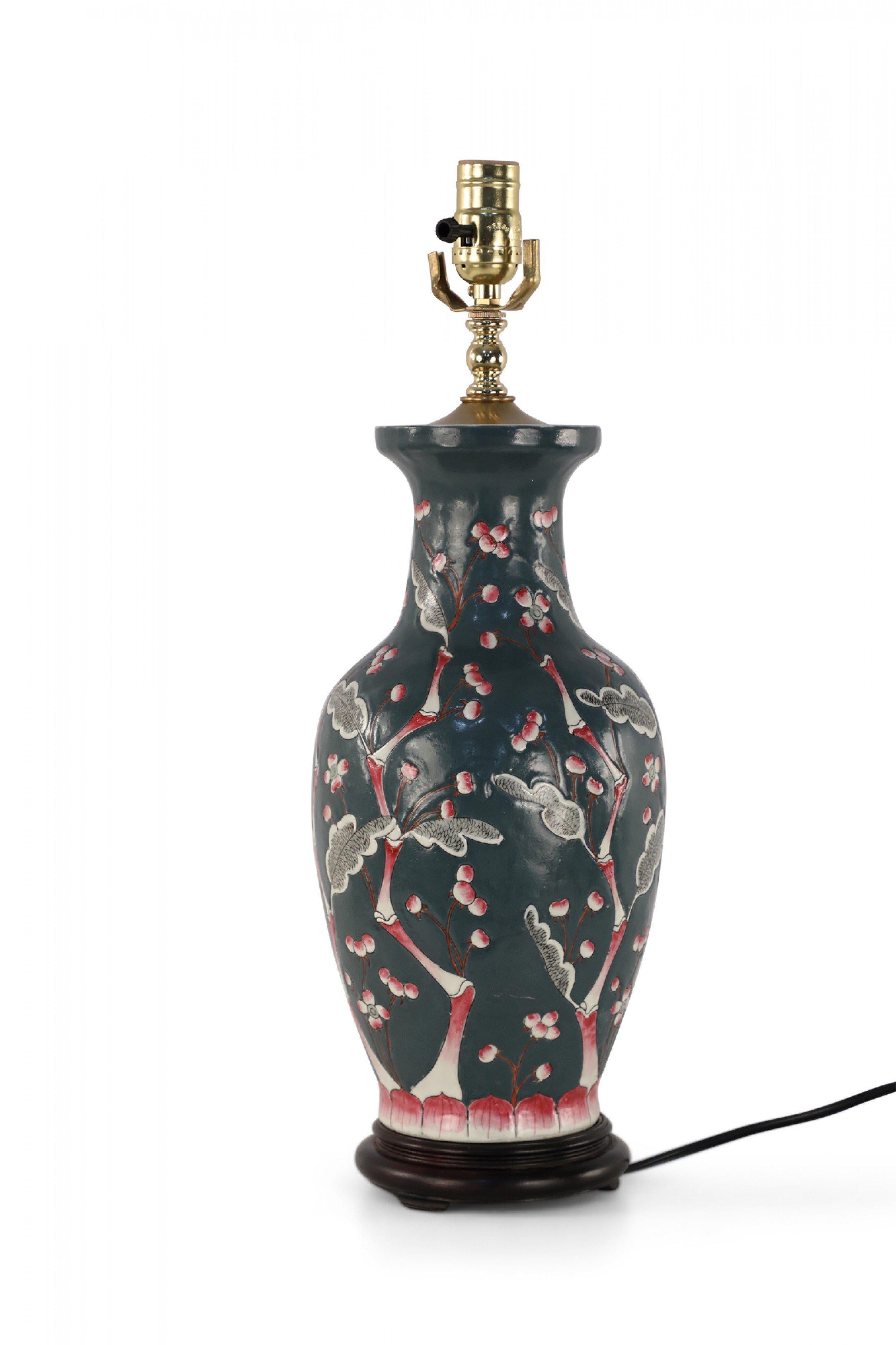 Chinese Dark Blue and Red Cherry Blossom Tree Motif Table Lamp For Sale 2