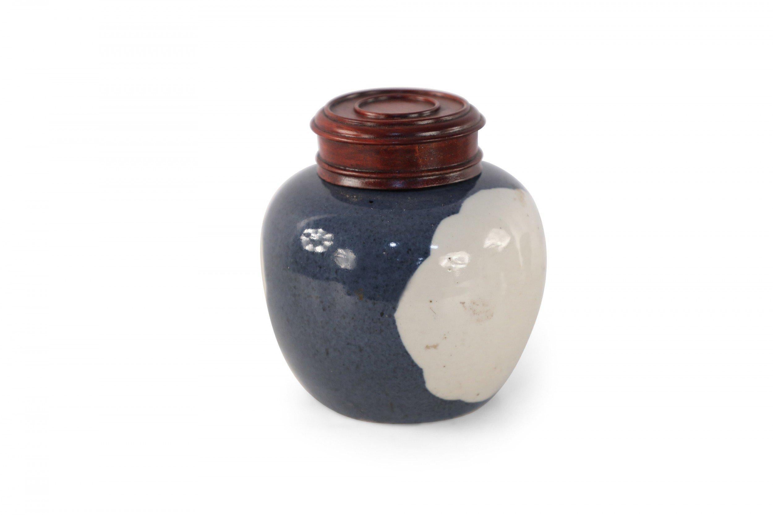 Chinese Export Chinese Dark Blue and White Lidded Porcelain Watermelon Jar For Sale