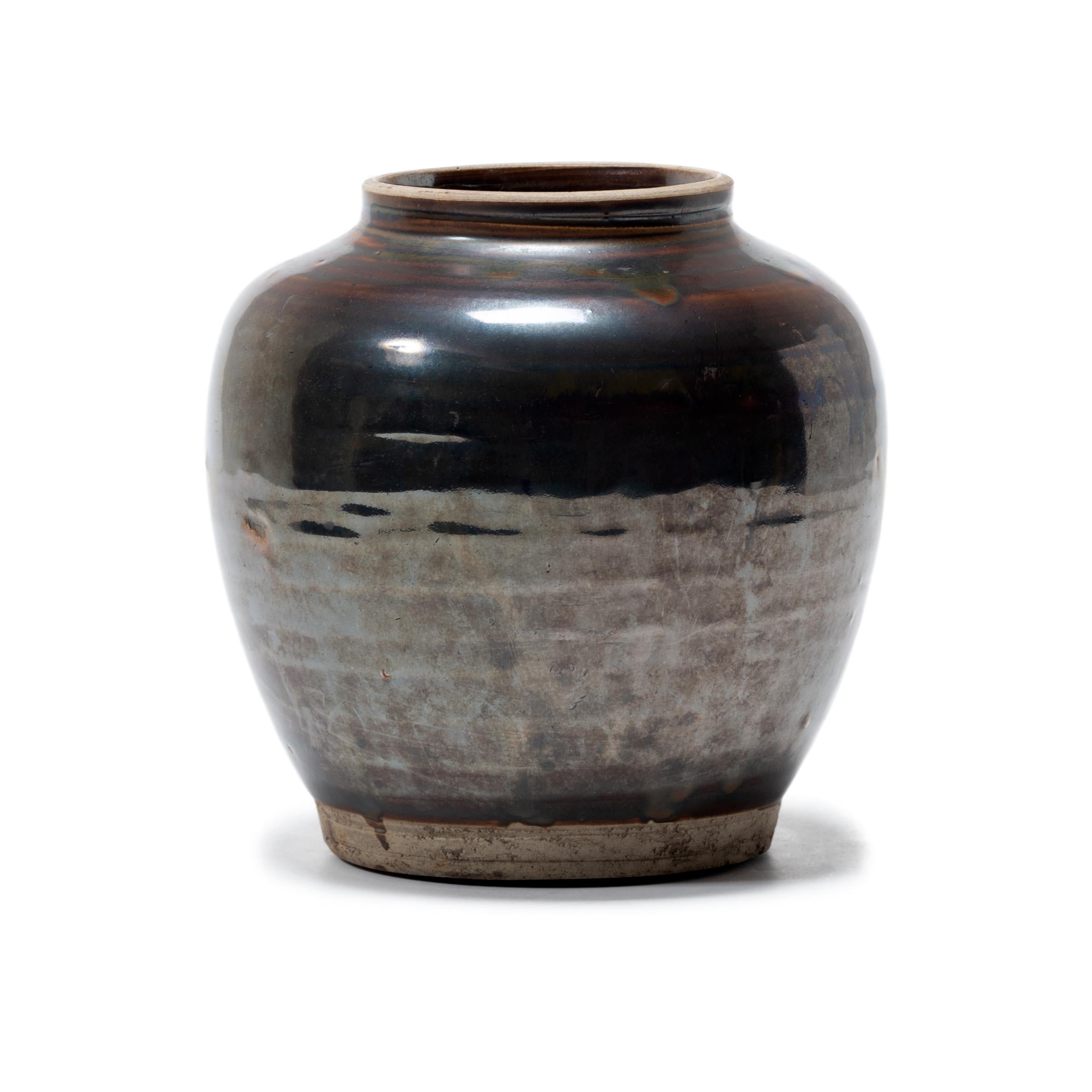 Qing Chinese Dark Glazed Kitchen Jar, circa 1900