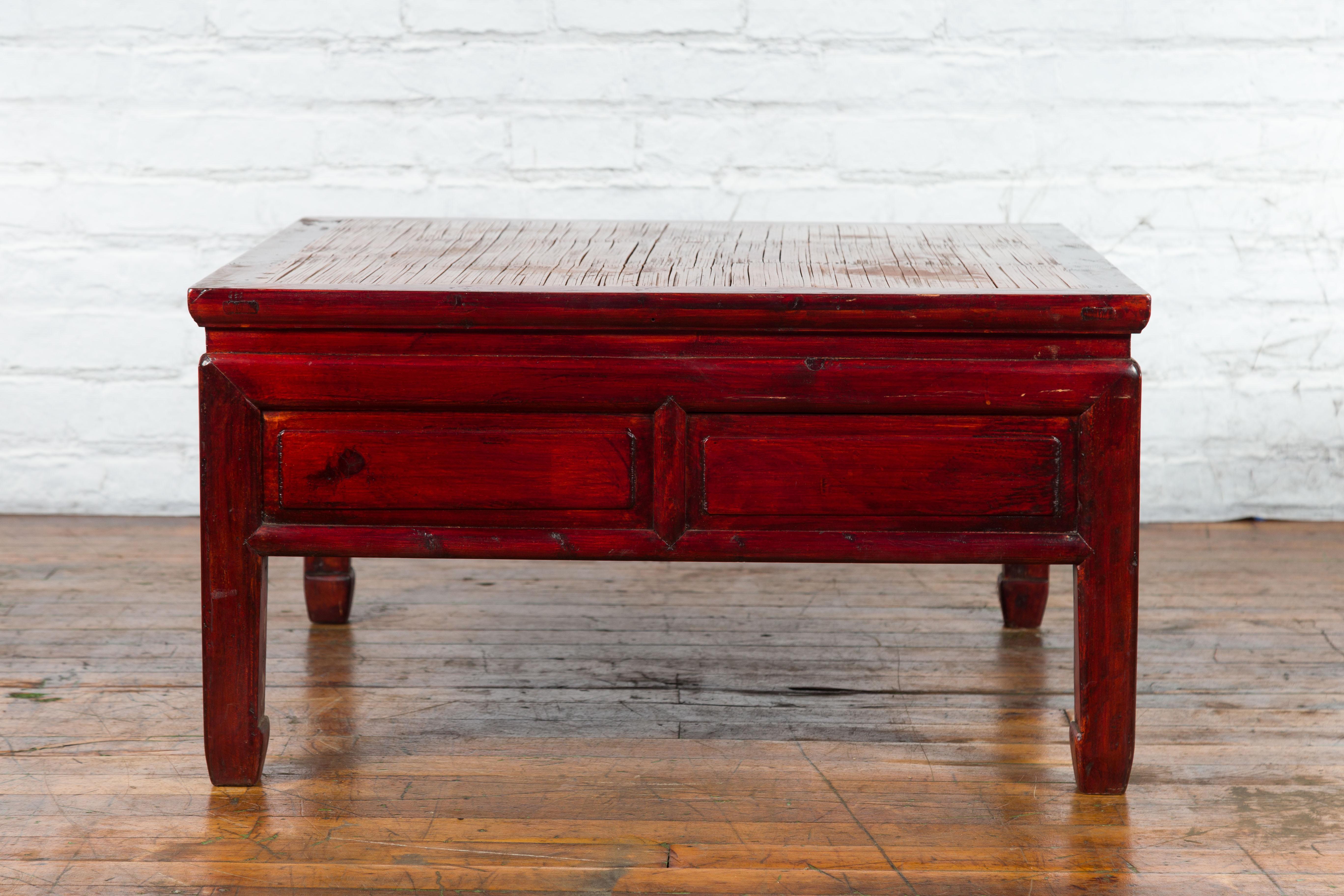 Chinese Dark Red Lacquered Coffee Table with Bamboo Top and Long Drawers For Sale 8