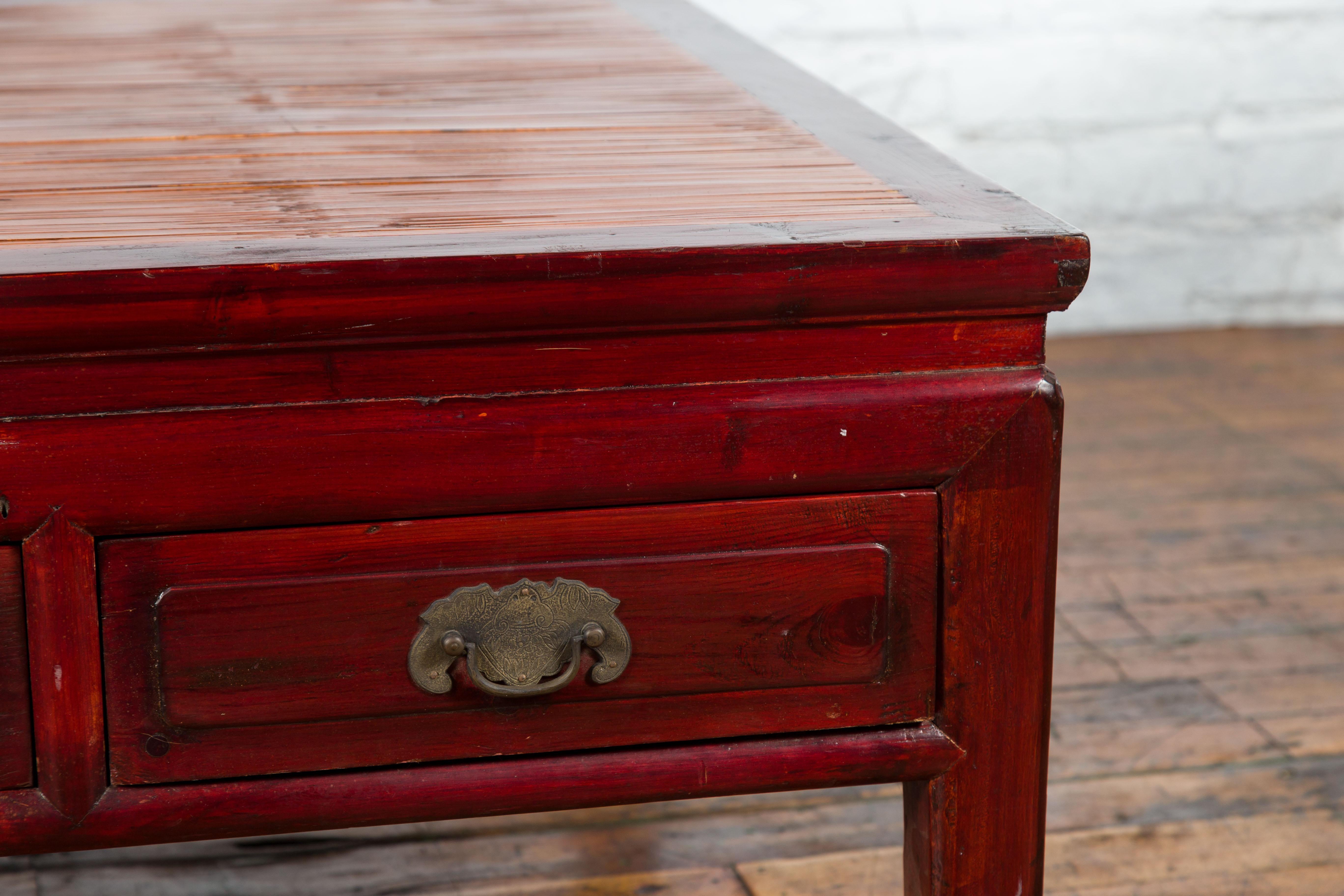 Chinese Dark Red Lacquered Coffee Table with Bamboo Top and Long Drawers For Sale 1