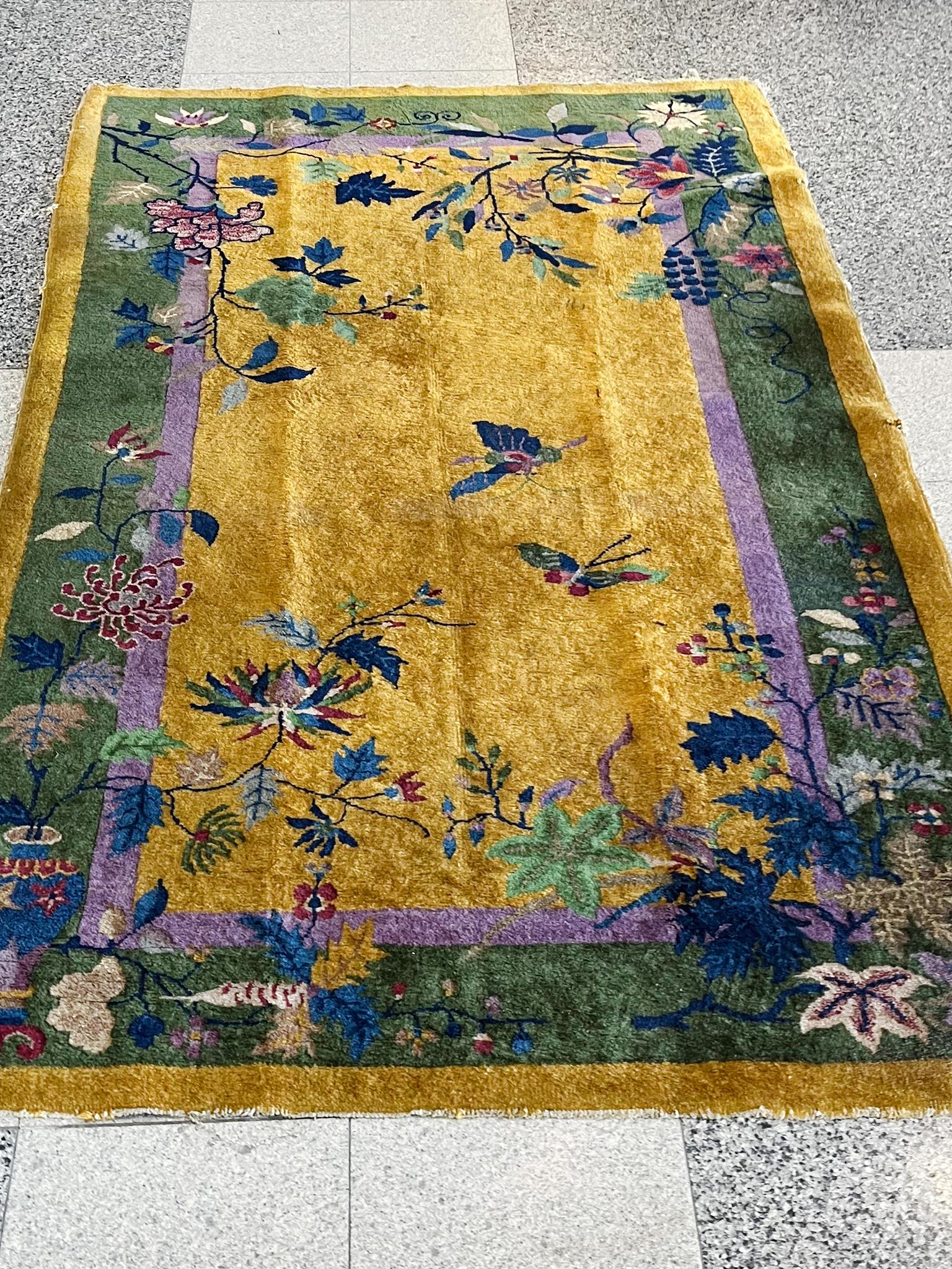 Chinese Deco Rug In Good Condition For Sale In New York, NY