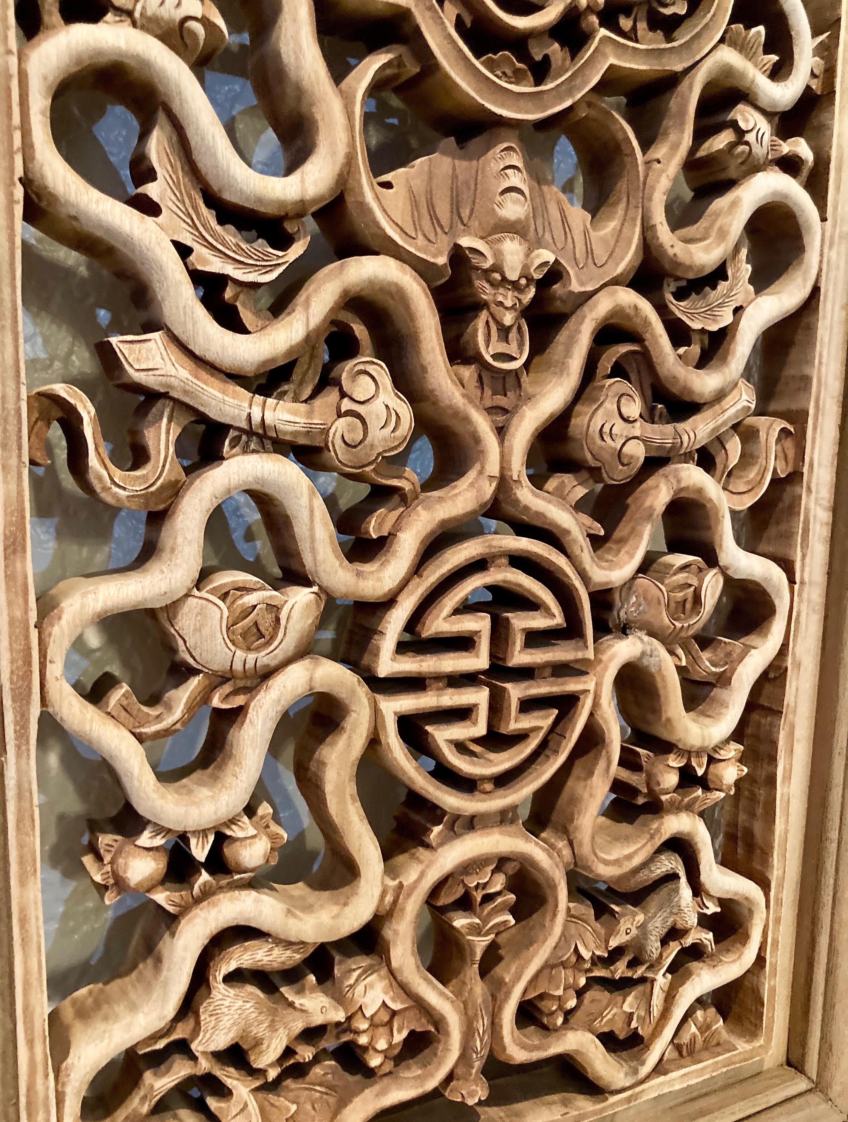 20th Century Chinese Decorative Carved Wood Panel For Sale