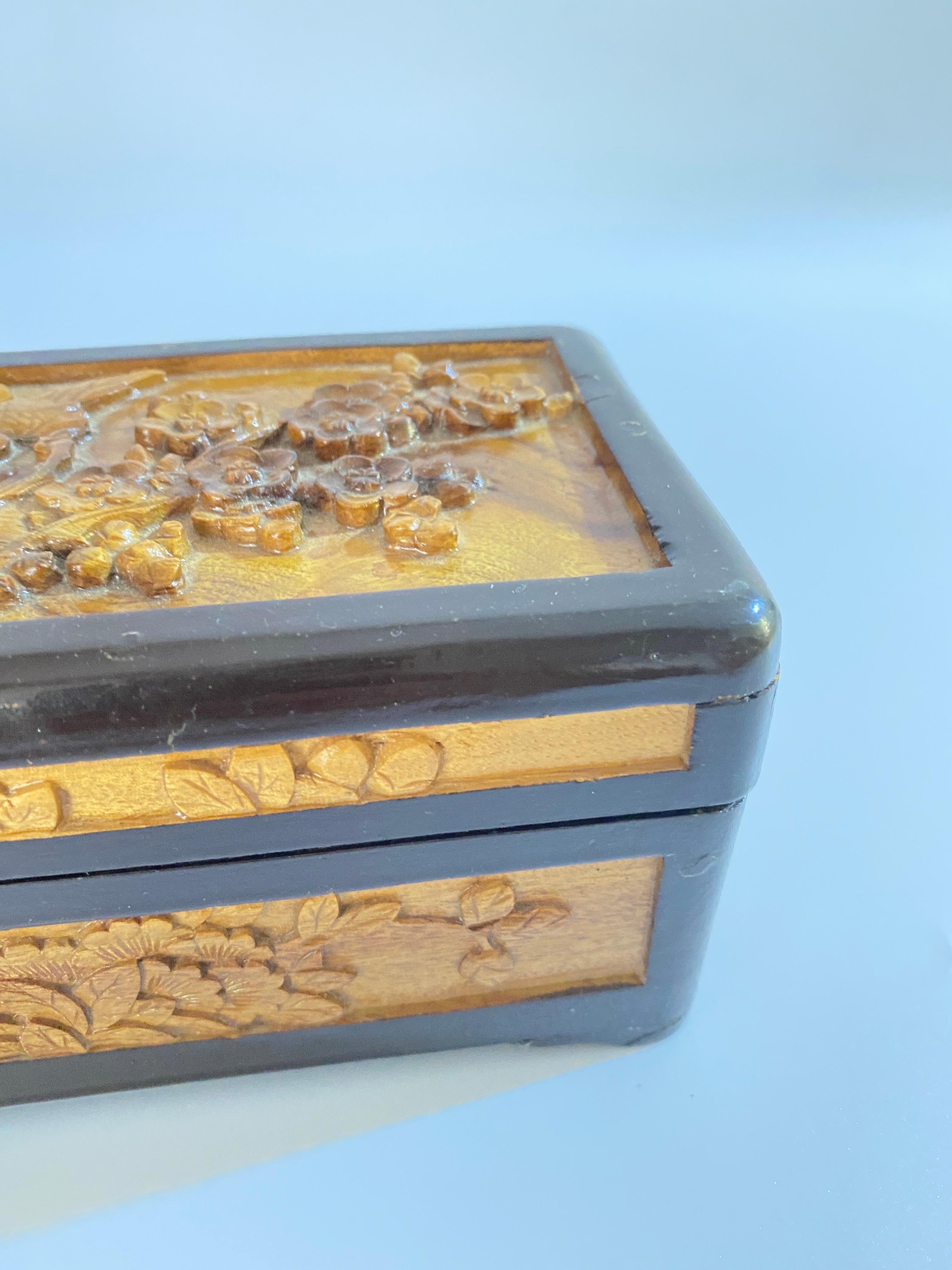 Chinese Decorative or Jewelry Box, in Carved Wood, Trees and Birds Decor, China In Fair Condition For Sale In Auribeau sur Siagne, FR