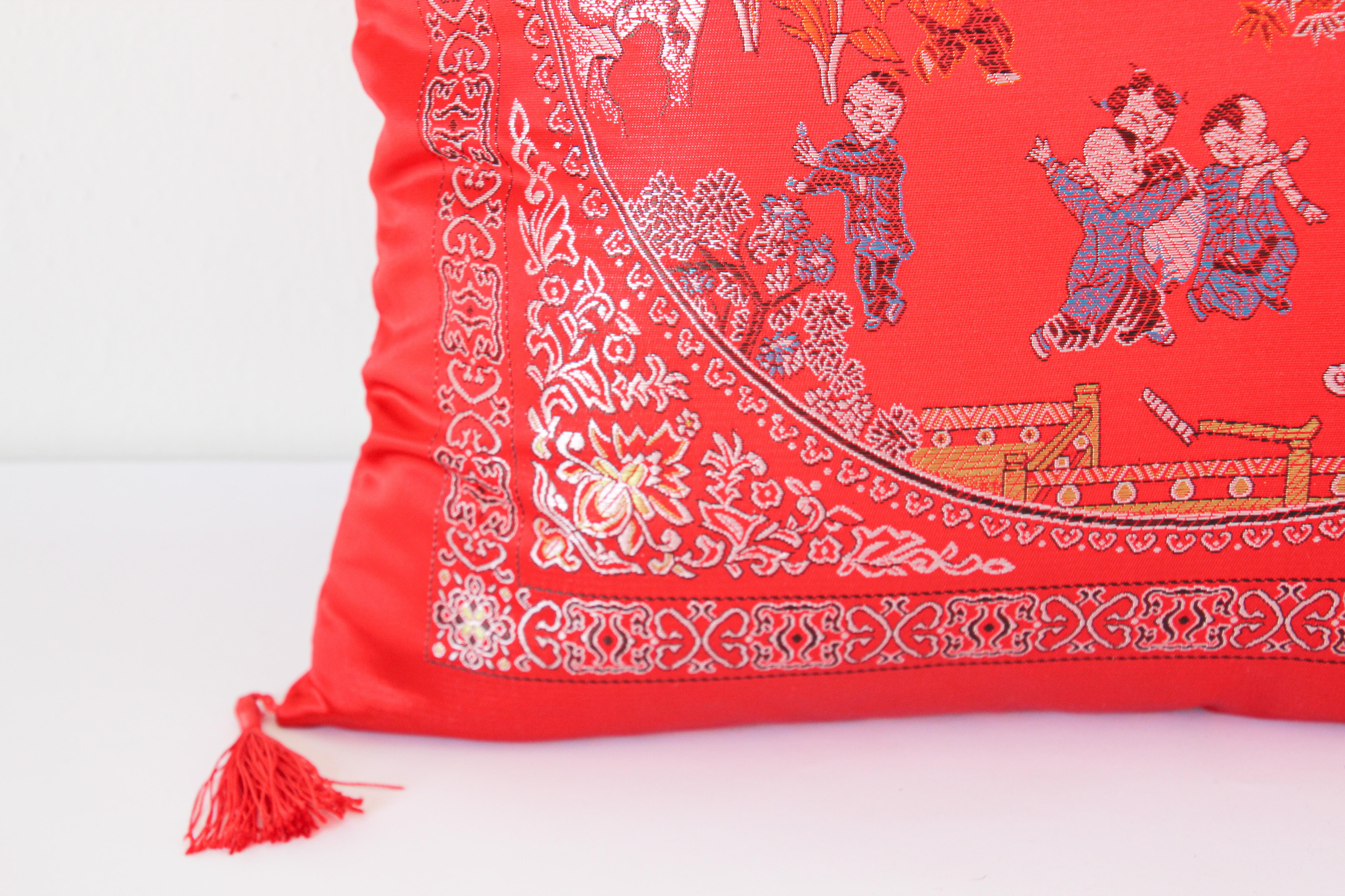 Chinesisches dekoratives rotes Deko-Kissen mit Quasten im Angebot 4