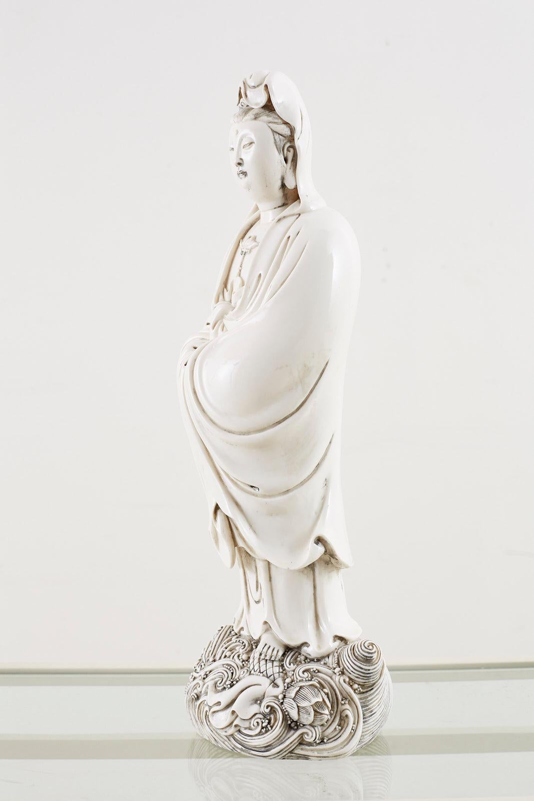 Chinese Dehua Blanc de Chine Porcelain Guanyin In Good Condition For Sale In Rio Vista, CA