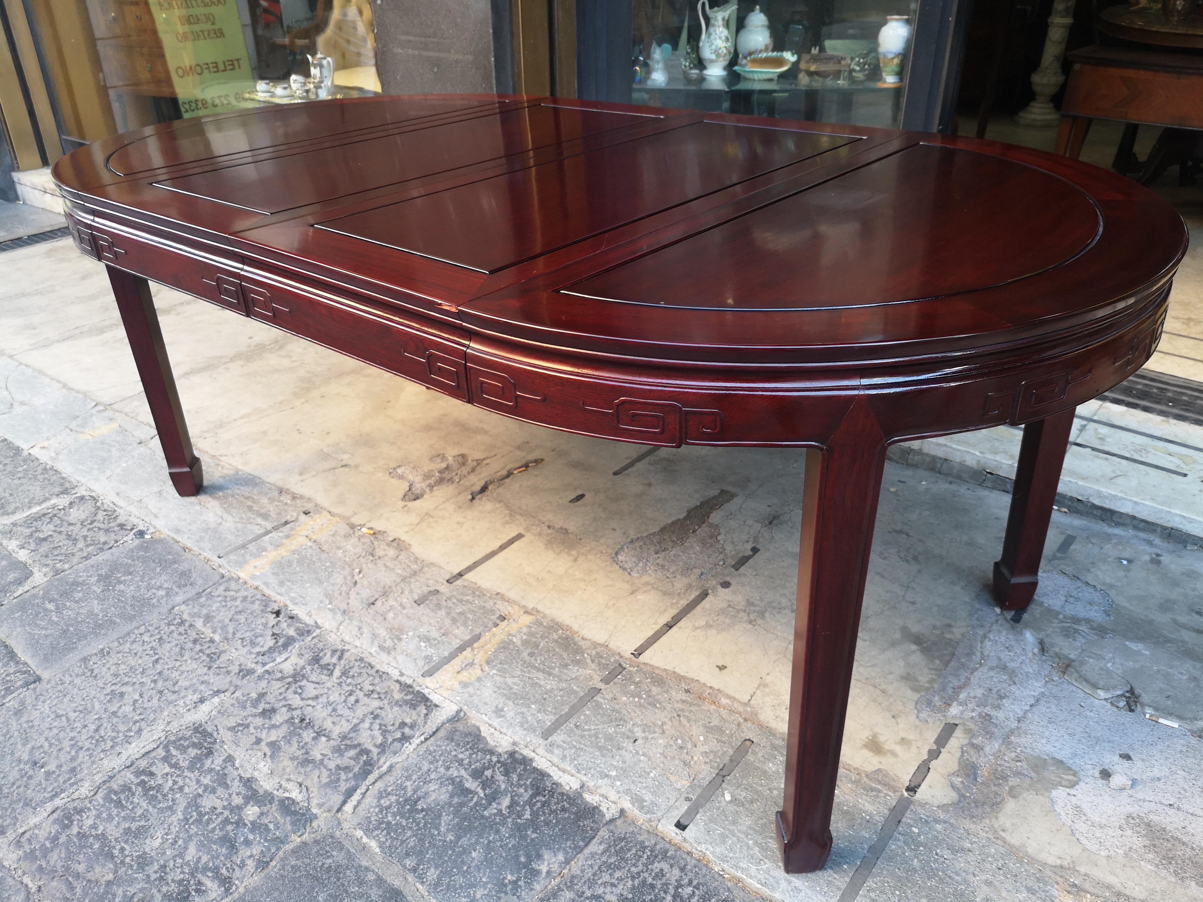 Chinese dining table 112 cm in mahogany from the 1970s with 2 extensions 204 cm in vendita 5