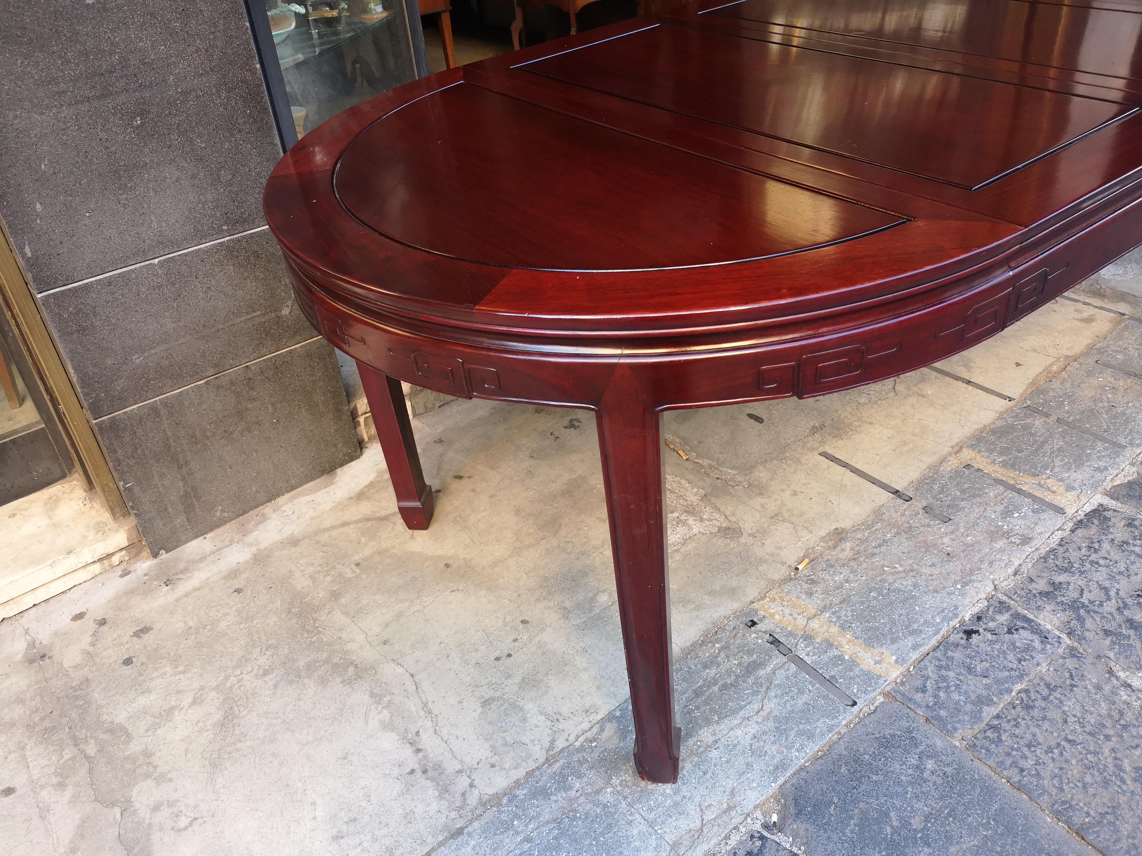 Late 20th Century Chinese dining table 112 cm in mahogany from the 1970s with 2 extensions 204 cm For Sale
