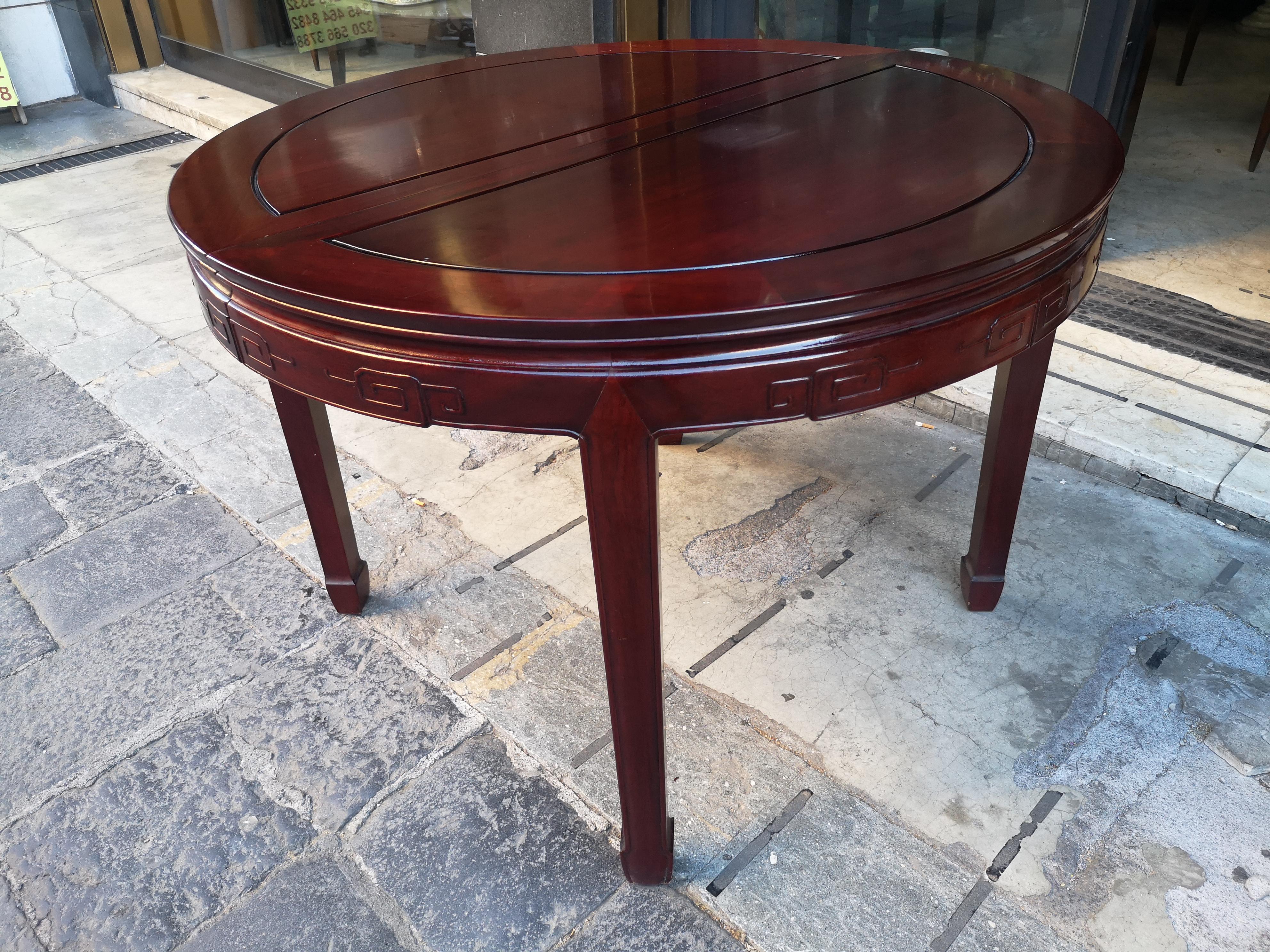 Chinese dining table 112 cm in mahogany from the 1970s with 2 extensions 204 cm in vendita 1