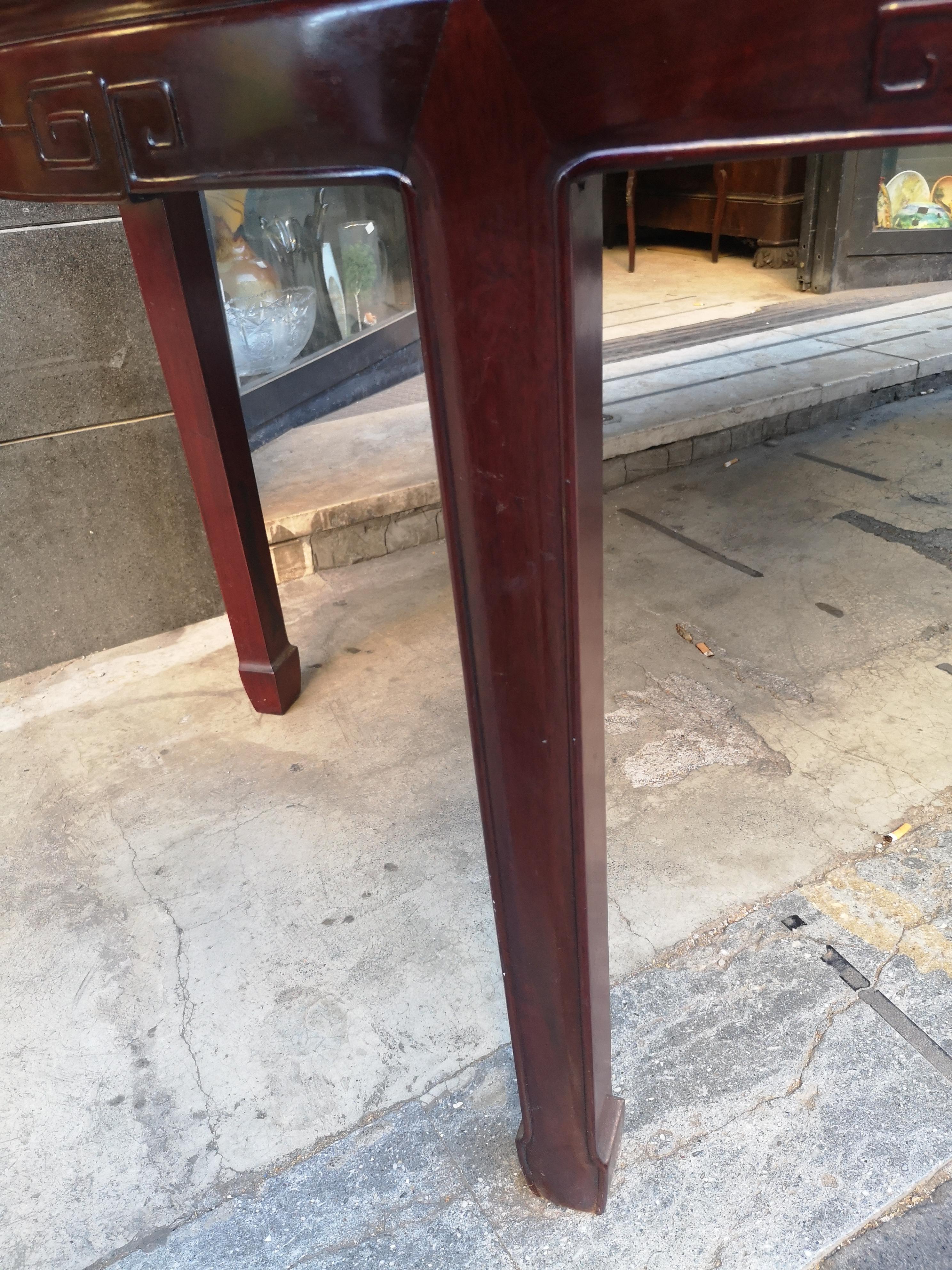 Chinese dining table 112 cm in mahogany from the 1970s with 2 extensions 204 cm in vendita 2