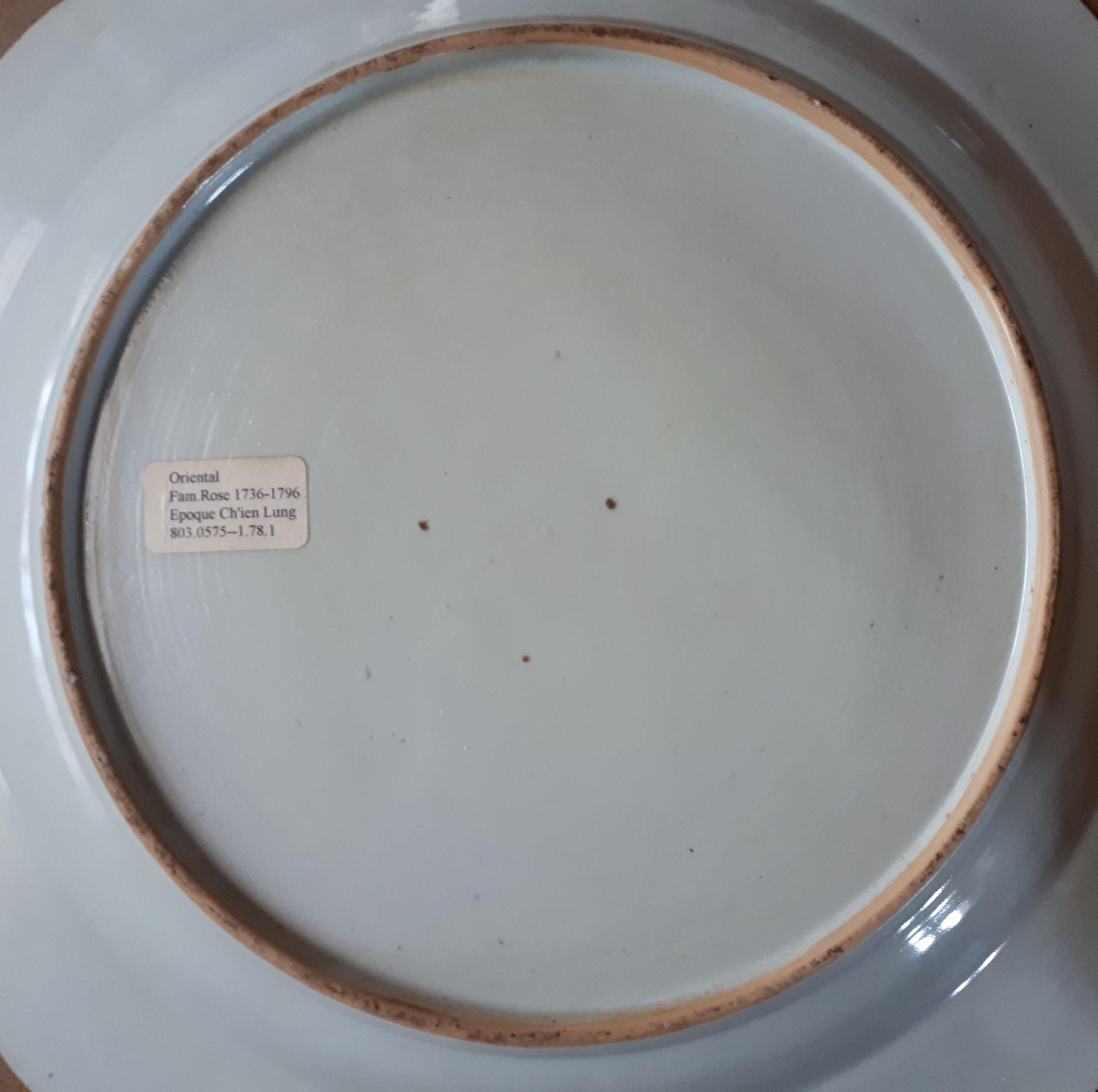 Chinese Dish and Six Porcelain Plates, China Qianlong Period For Sale 8