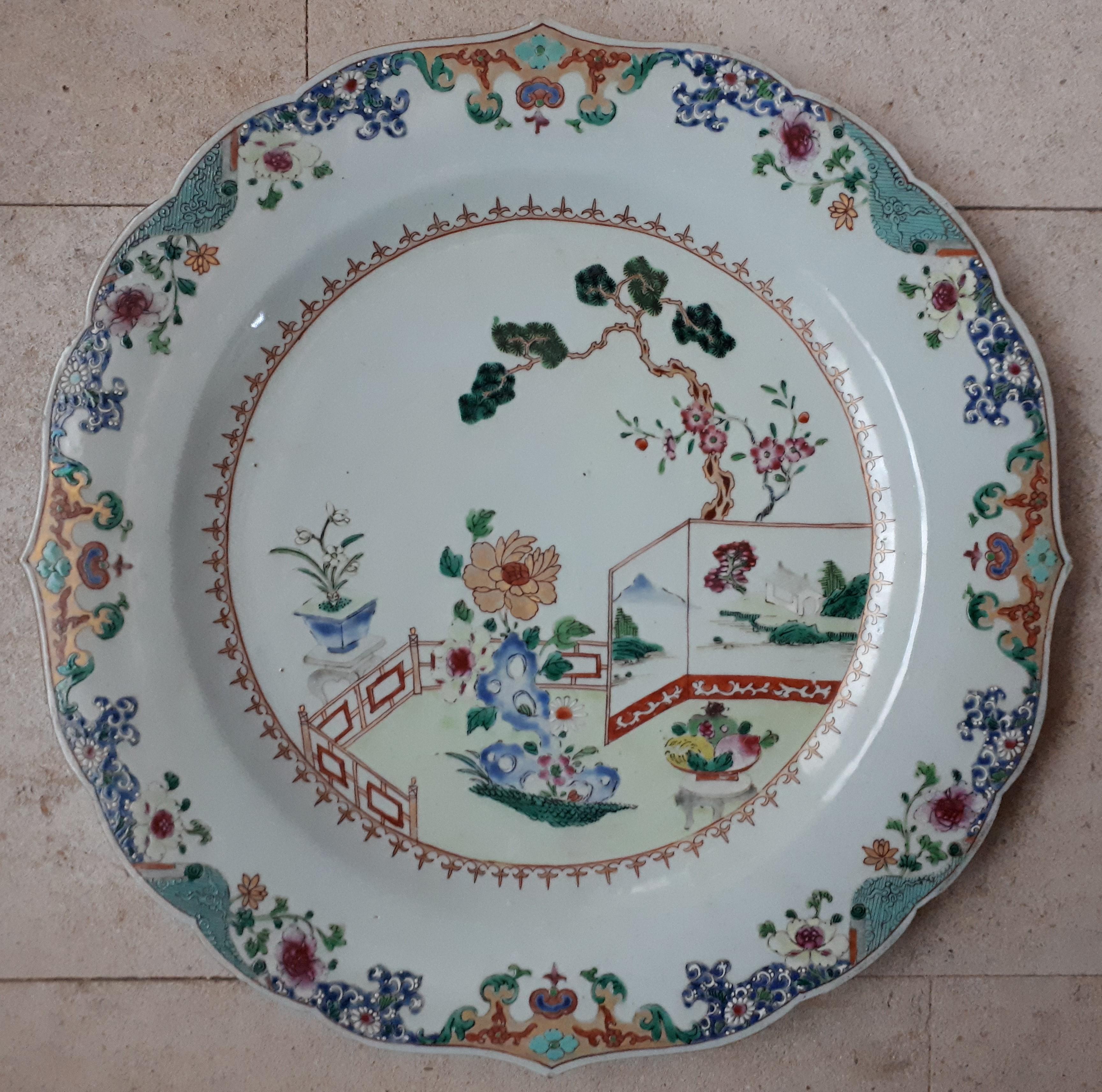 Chinese Dish and Six Porcelain Plates, China Qianlong Period In Good Condition For Sale In Saverne, Grand Est