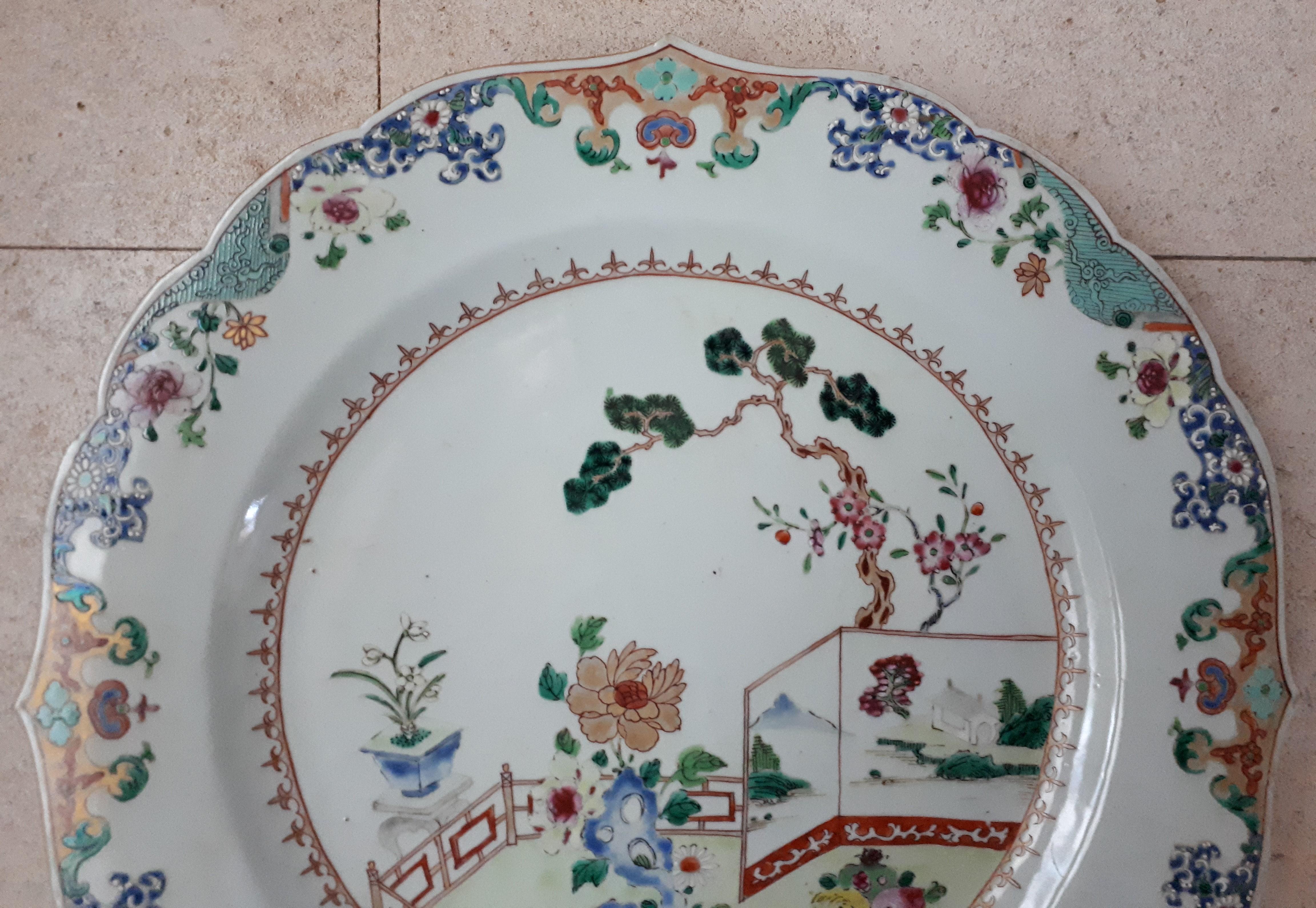 18th Century and Earlier Chinese Dish and Six Porcelain Plates, China Qianlong Period For Sale