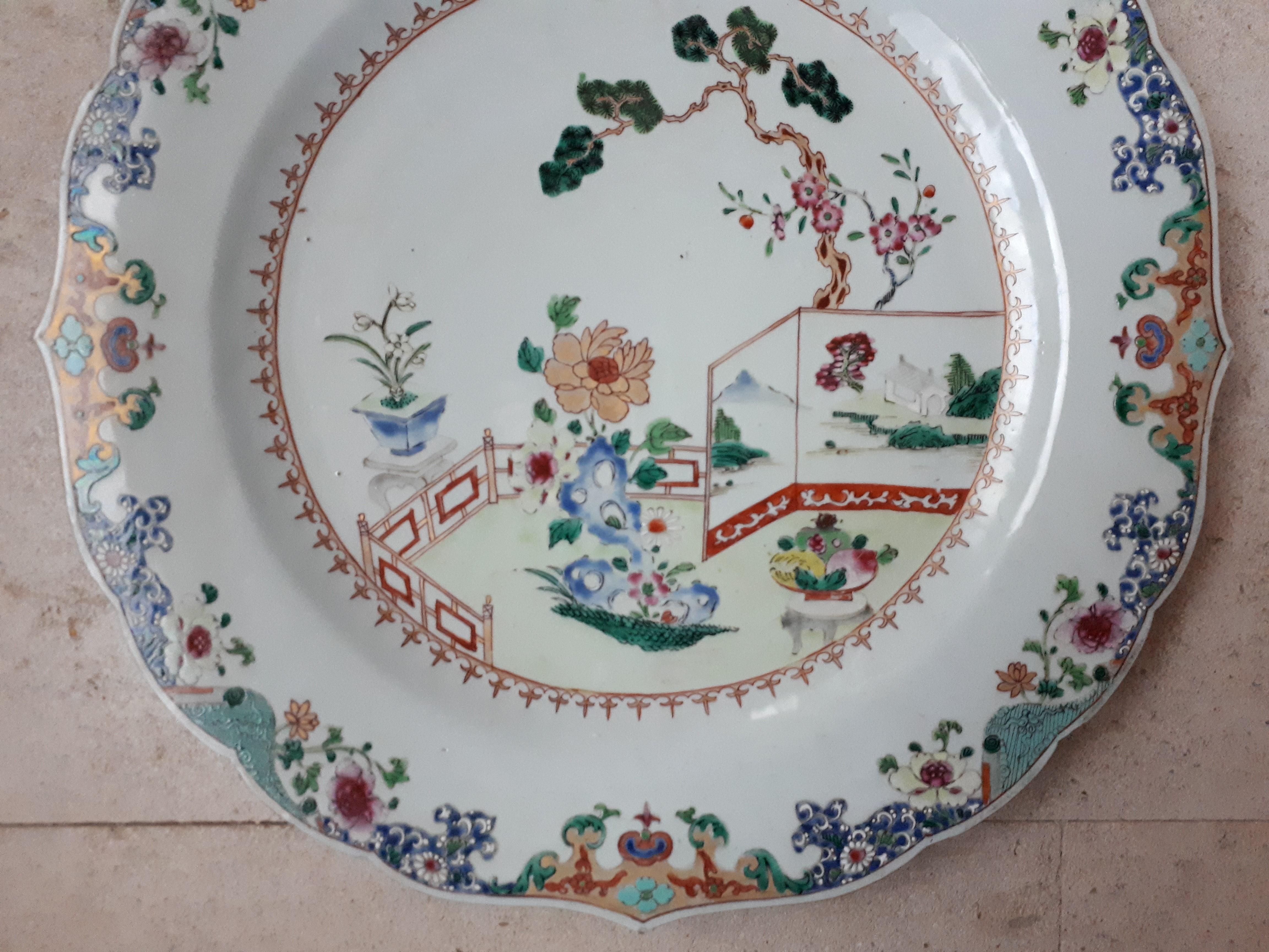 Chinese Dish and Six Porcelain Plates, China Qianlong Period For Sale 1
