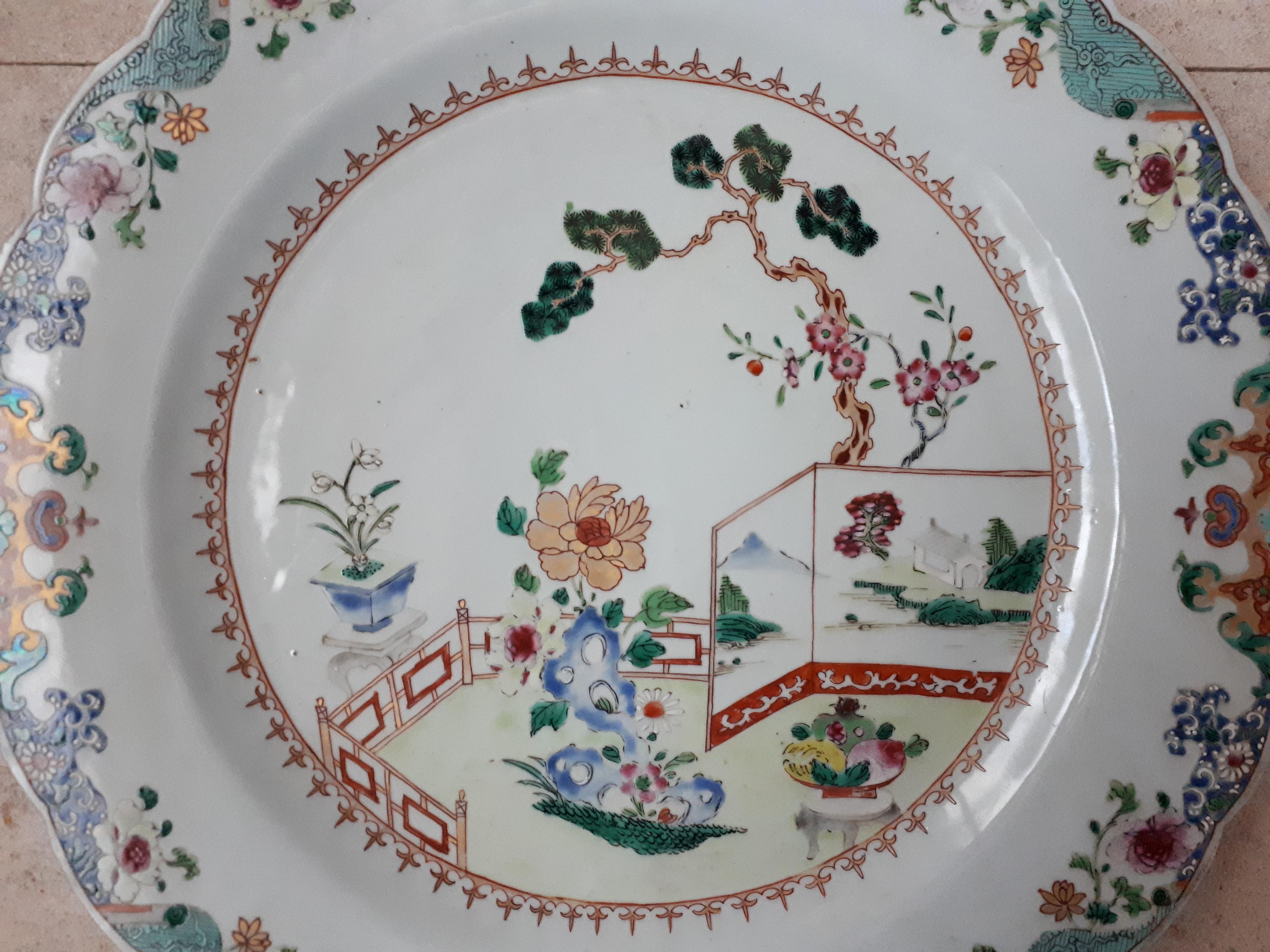 Chinese Dish and Six Porcelain Plates, China Qianlong Period For Sale 2