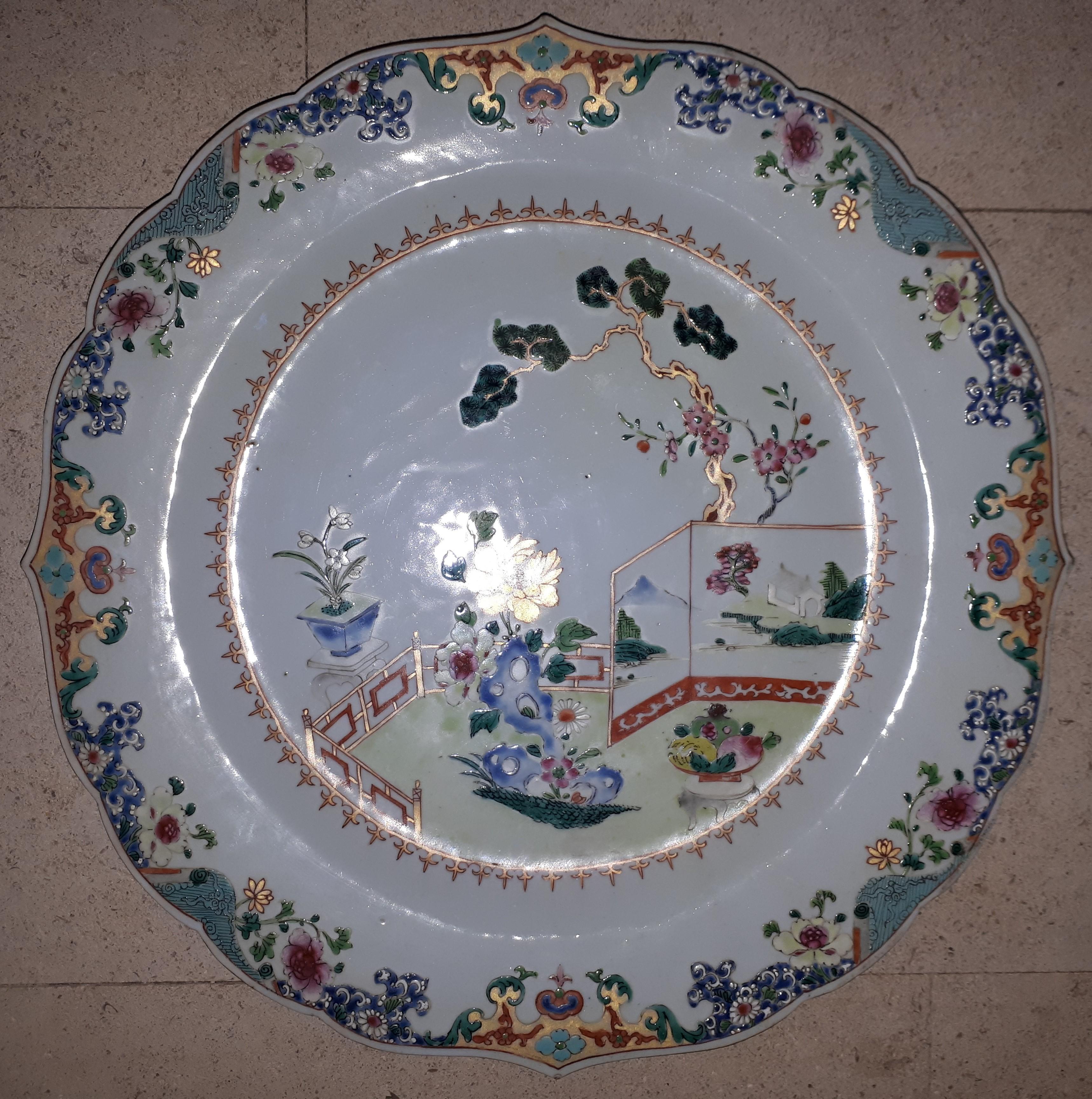 Chinese Dish and Six Porcelain Plates, China Qianlong Period For Sale 3