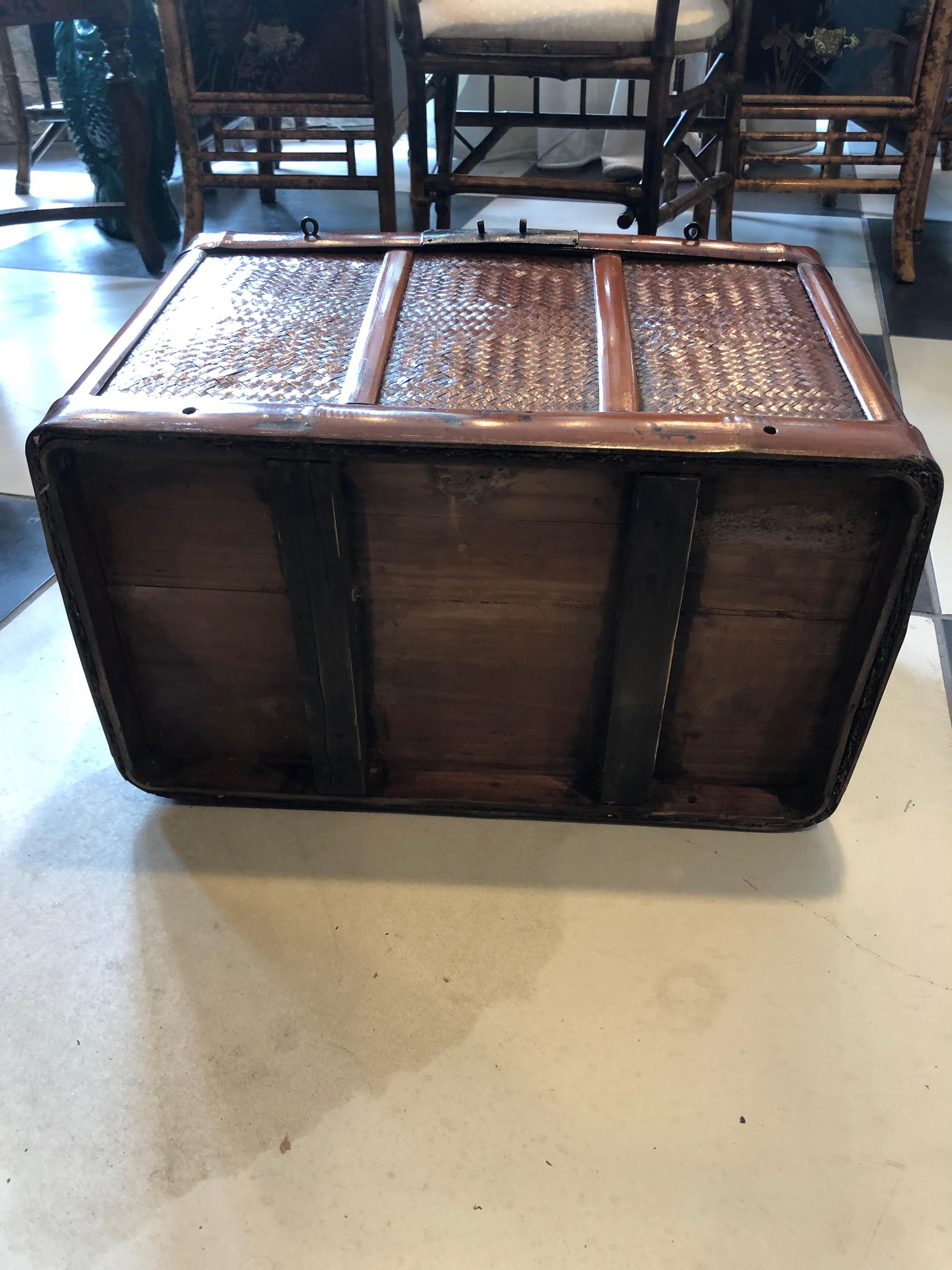 Chinese Document Box In Excellent Condition In Sarasota, FL