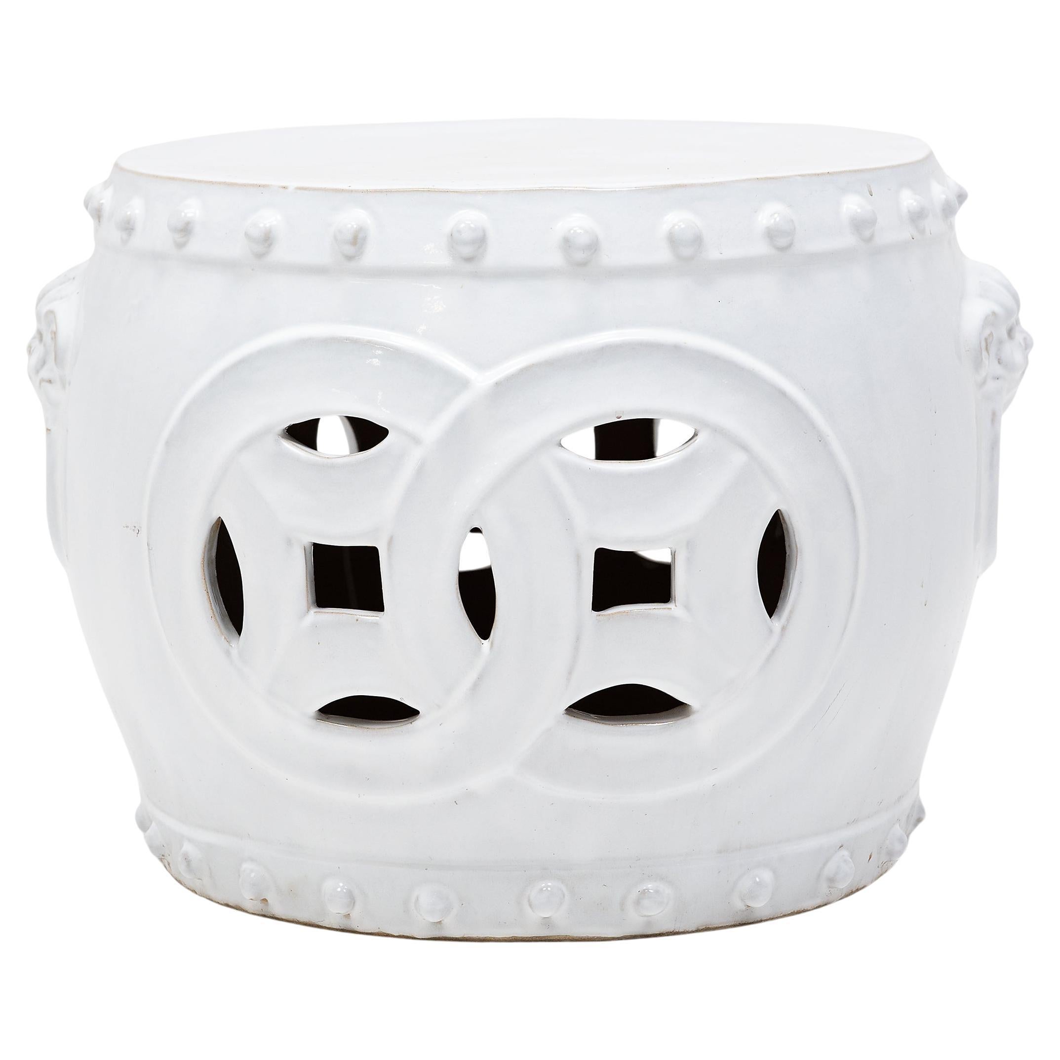 How do I use a ceramic stool?