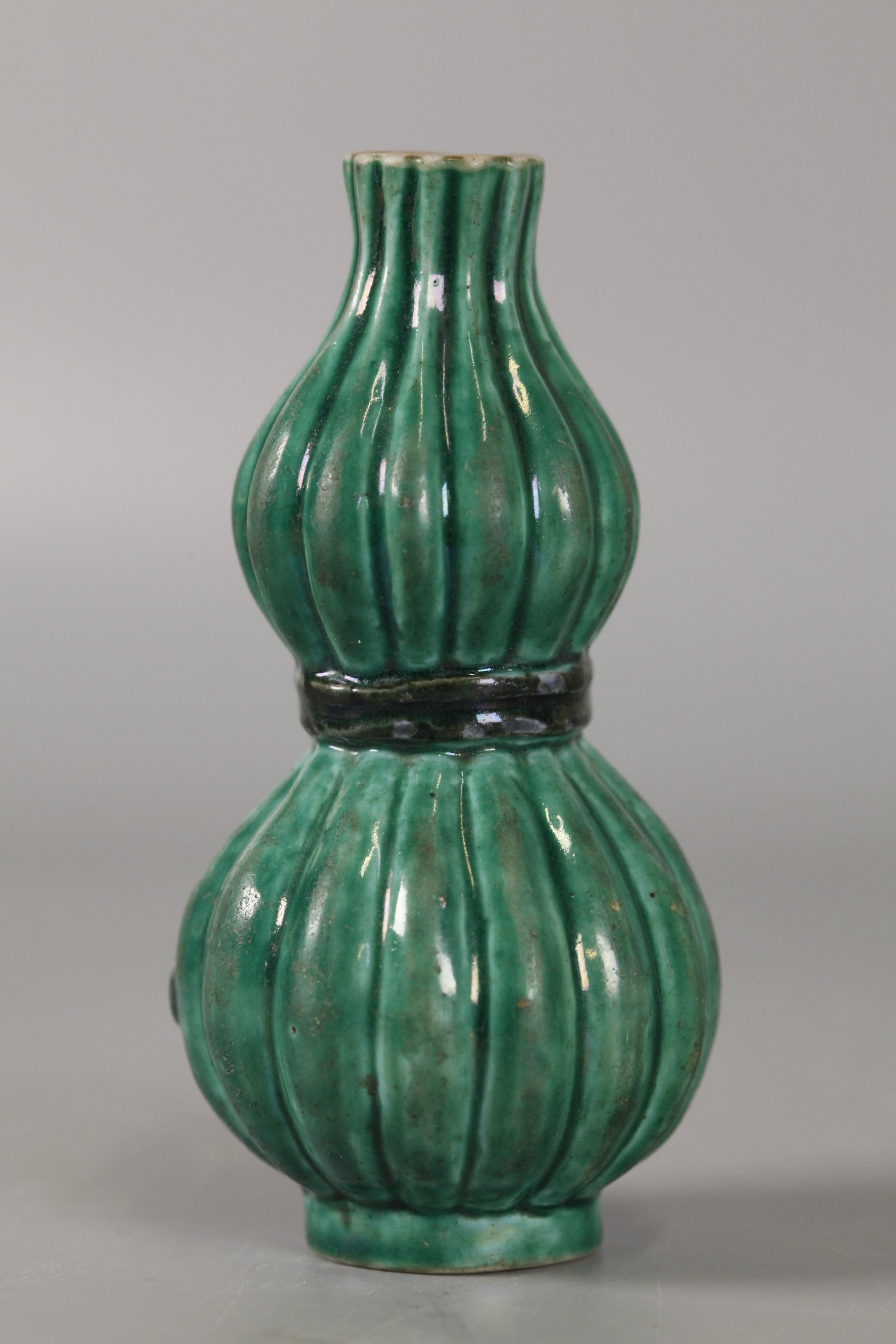 18th Century Chinese double gourd porcelain vase, 18th c. For Sale