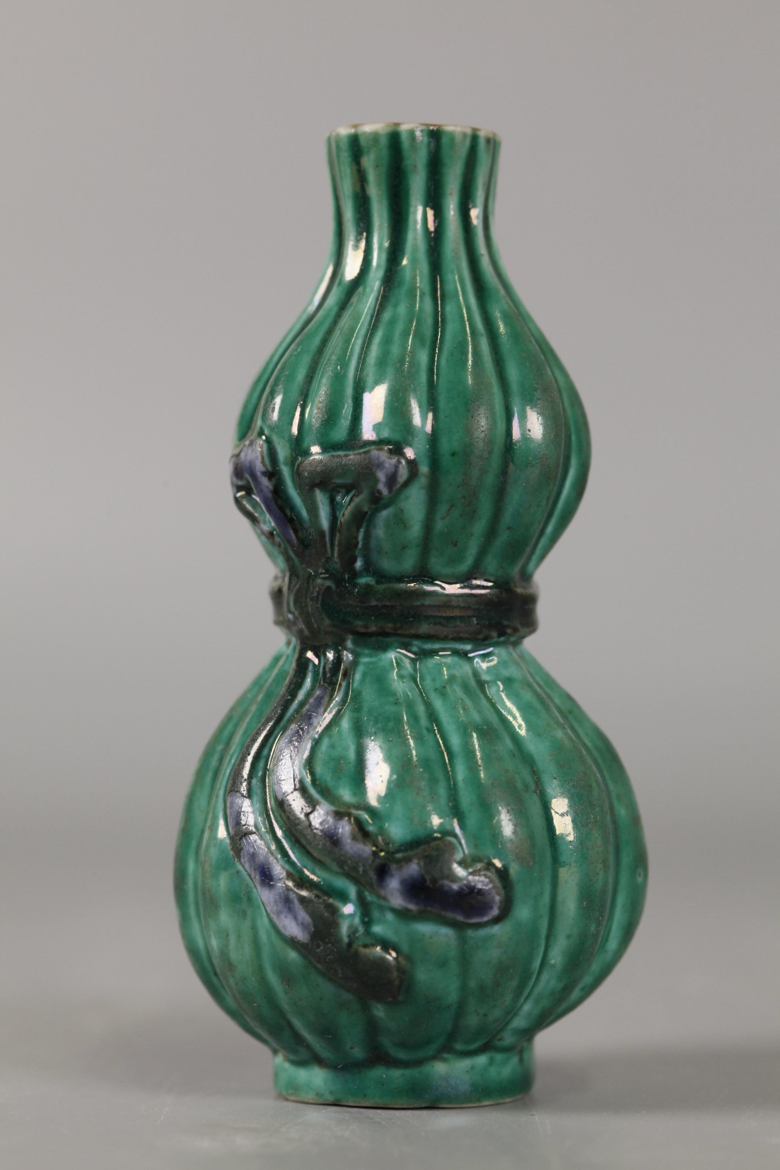 Porcelain Chinese double gourd porcelain vase, 18th c. For Sale