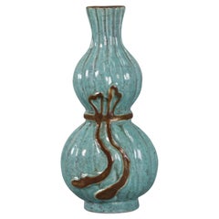 Chinese double gourd porcelain vase, 18th c.