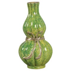 Chinese double gourd porcelain vase, 18th c.