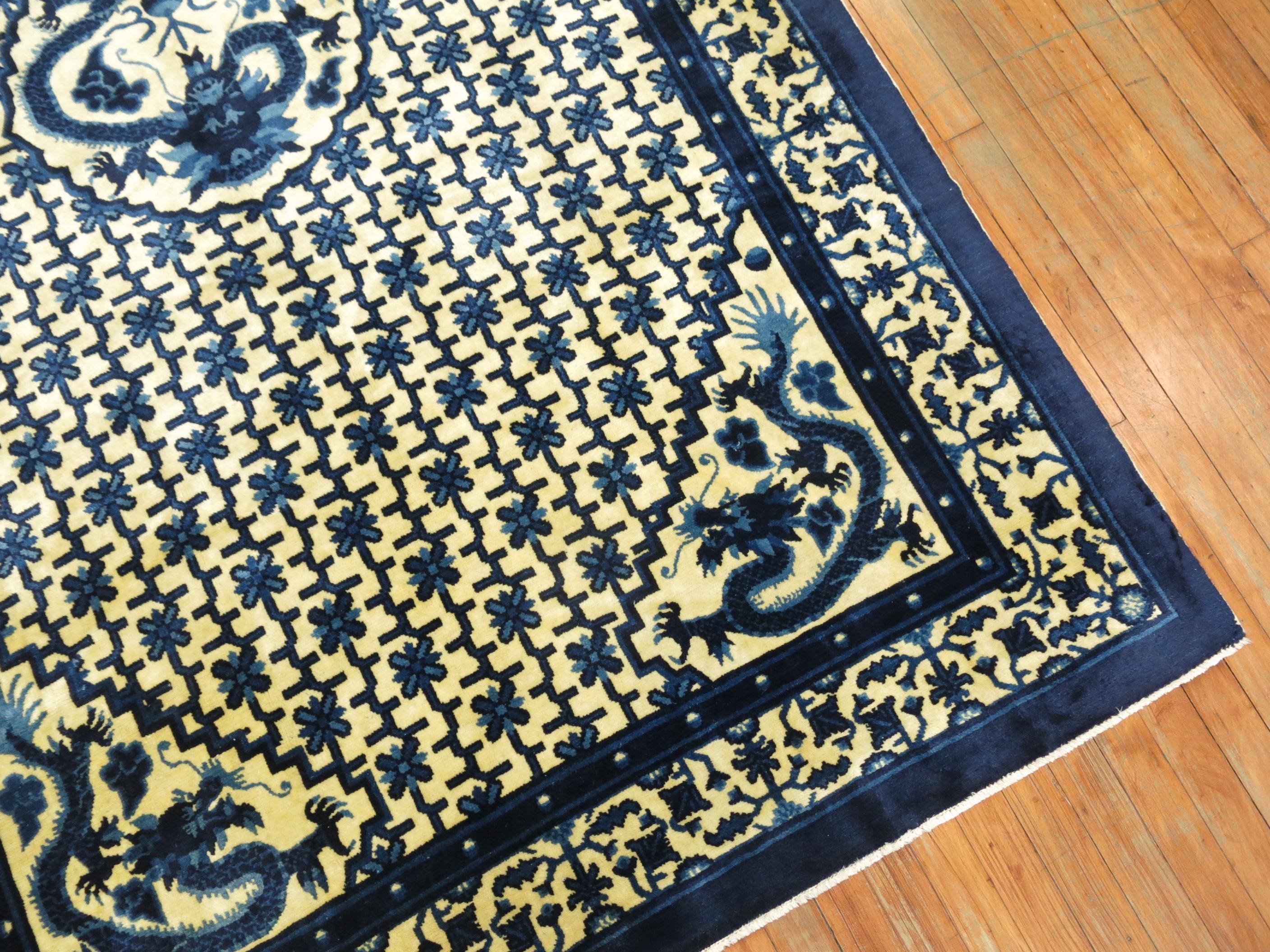 Exportation chinoise Tapis chinois en forme de dragon de Pékin de taille normale en vente