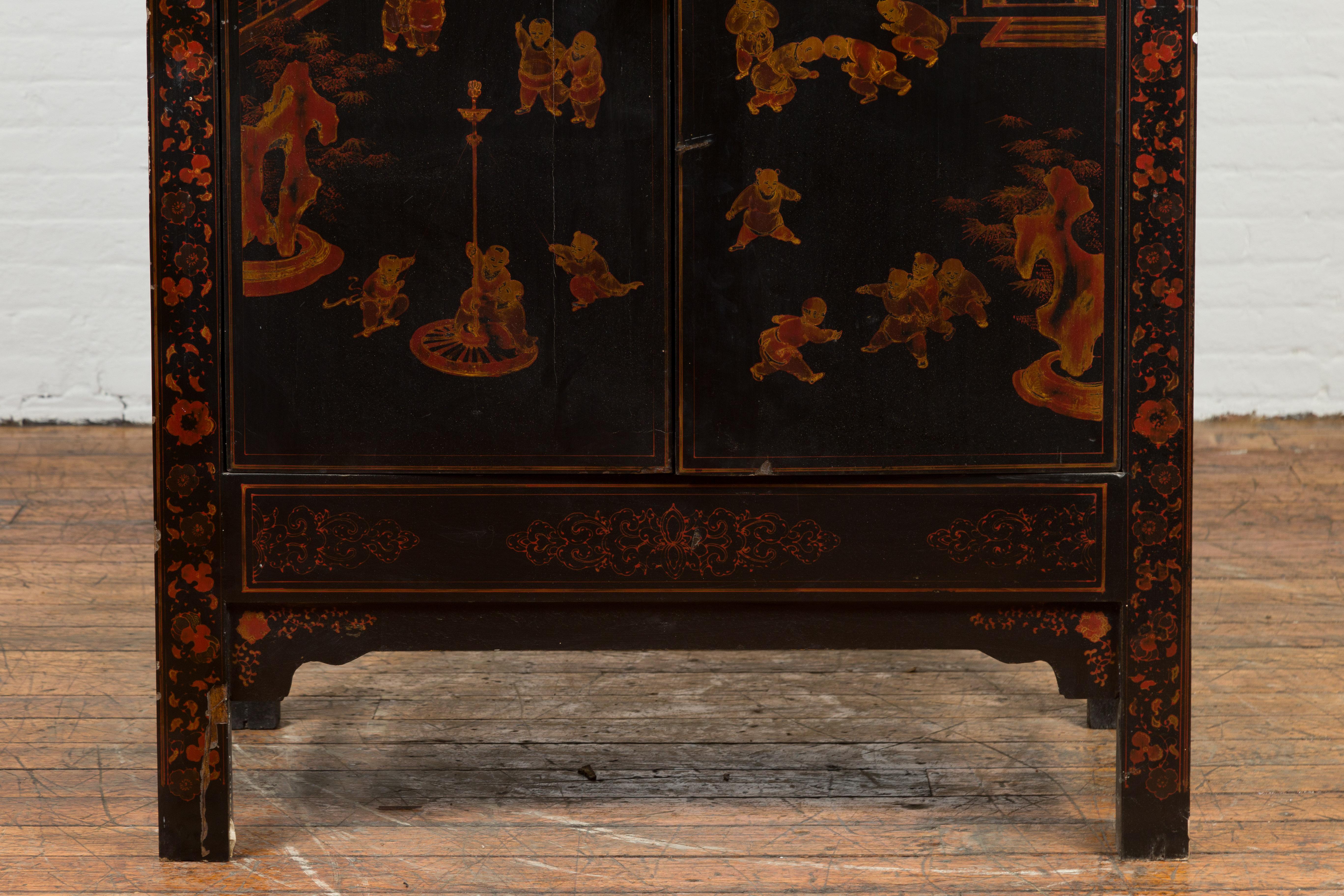 Chinese Early 20th Century Black Lacquer Cabinet with Chinoiserie Décor 2