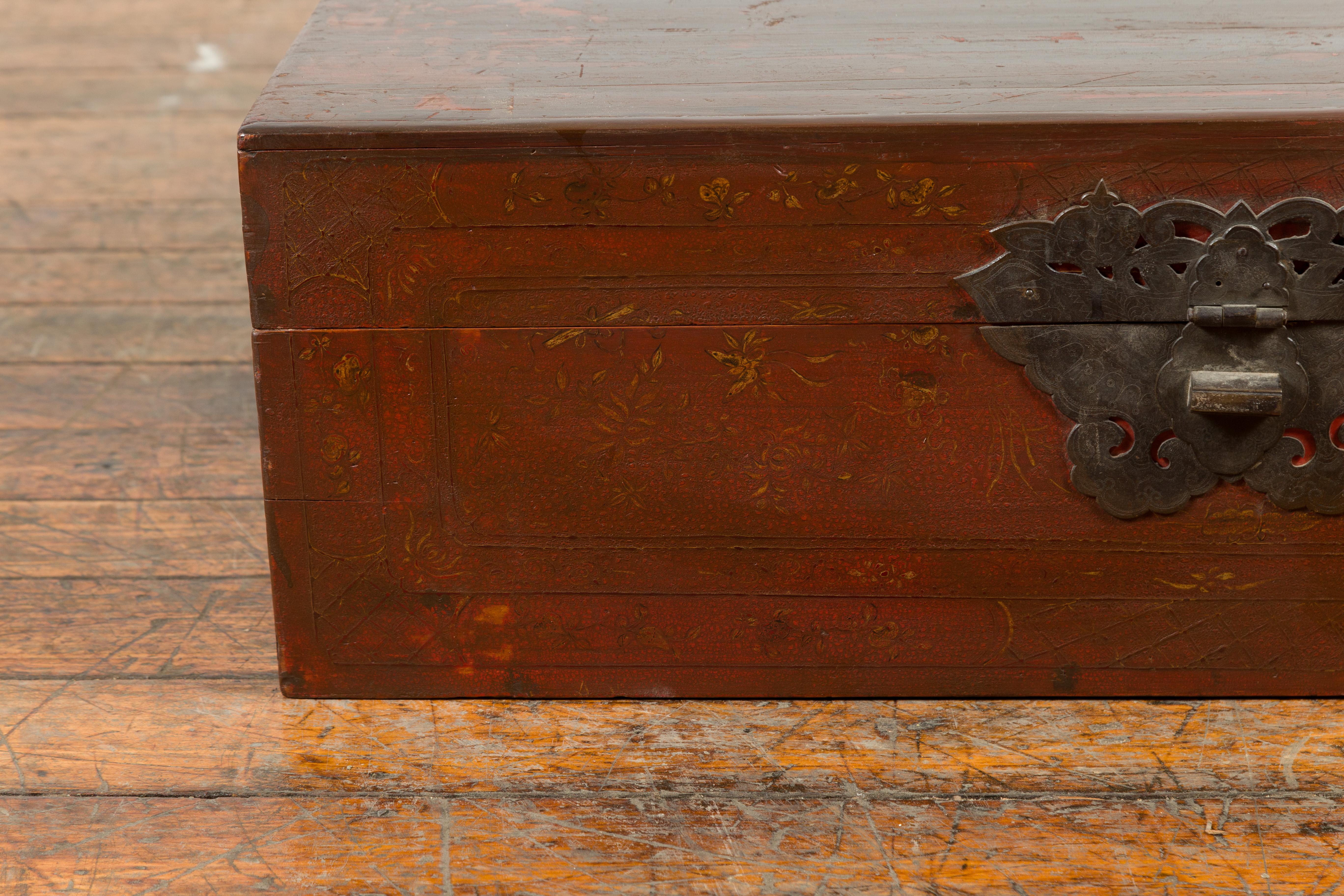 Chinese Early 20th Century Blanket Chest with Underglaze Floral Motifs For Sale 2