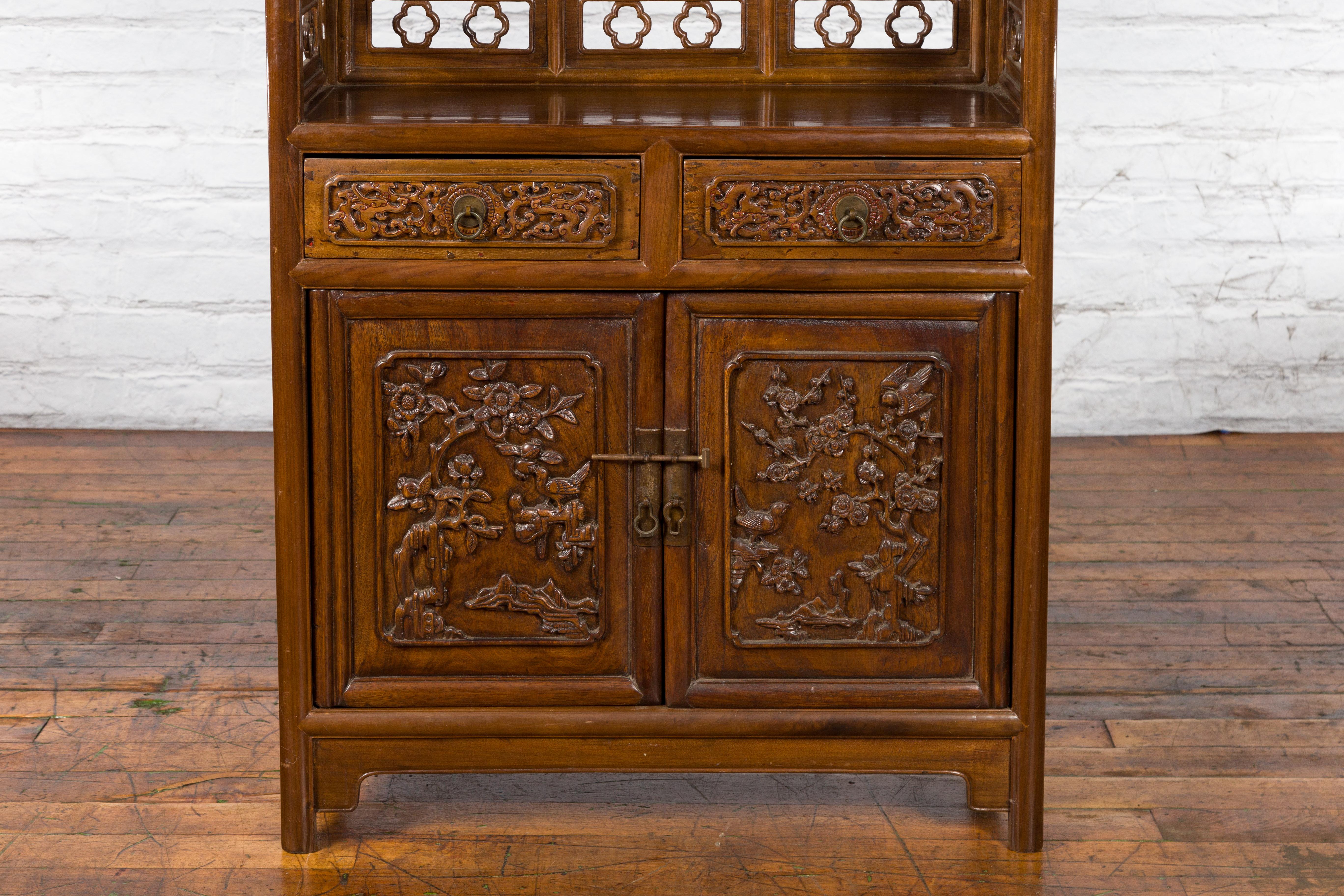 Chinese Early 20th Century Bookcase with Open Shelves, Drawer and Carved Doors For Sale 7