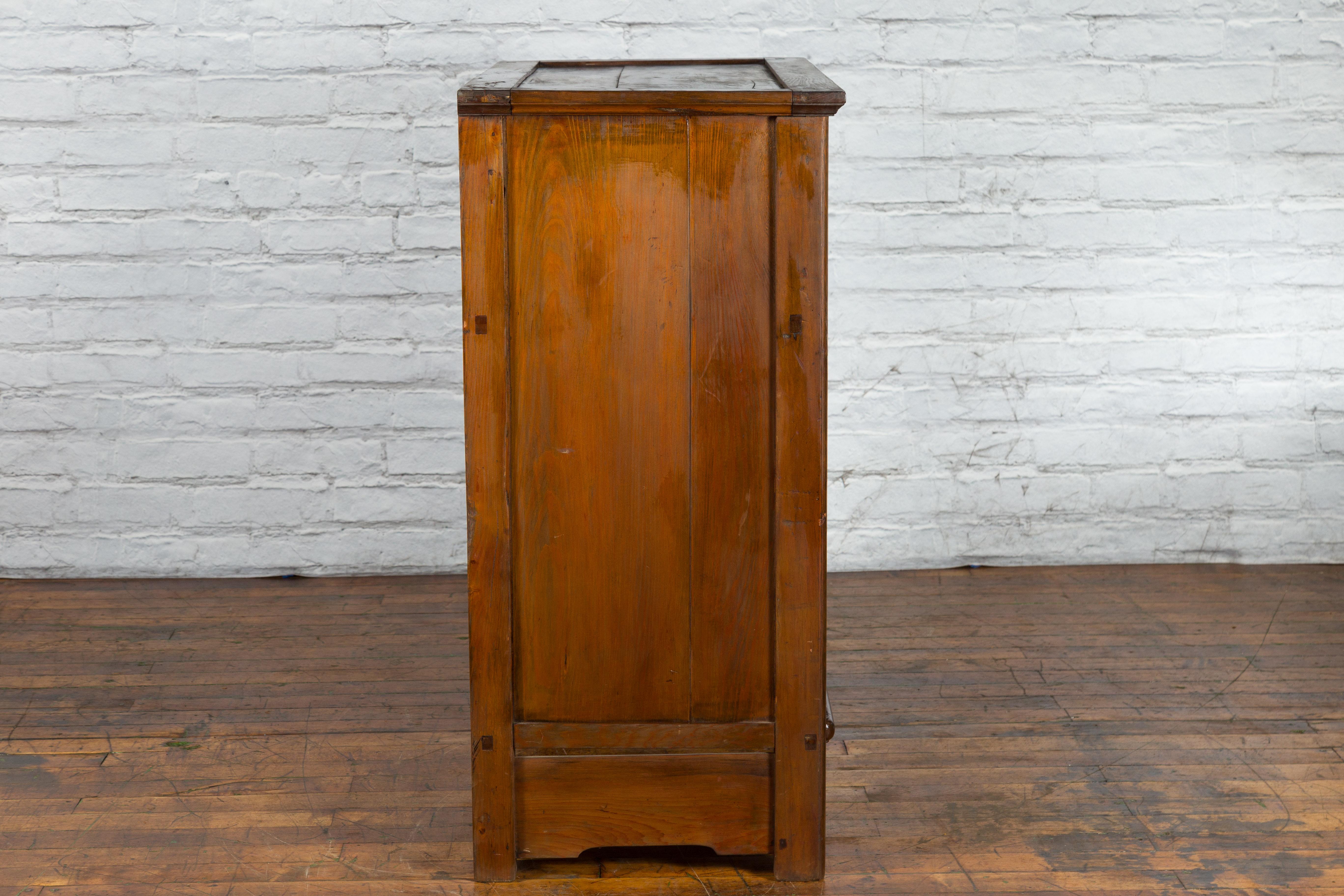Chinese Early 20th Century Cabinet with Hand-Painted Figures and Calligraphy For Sale 11