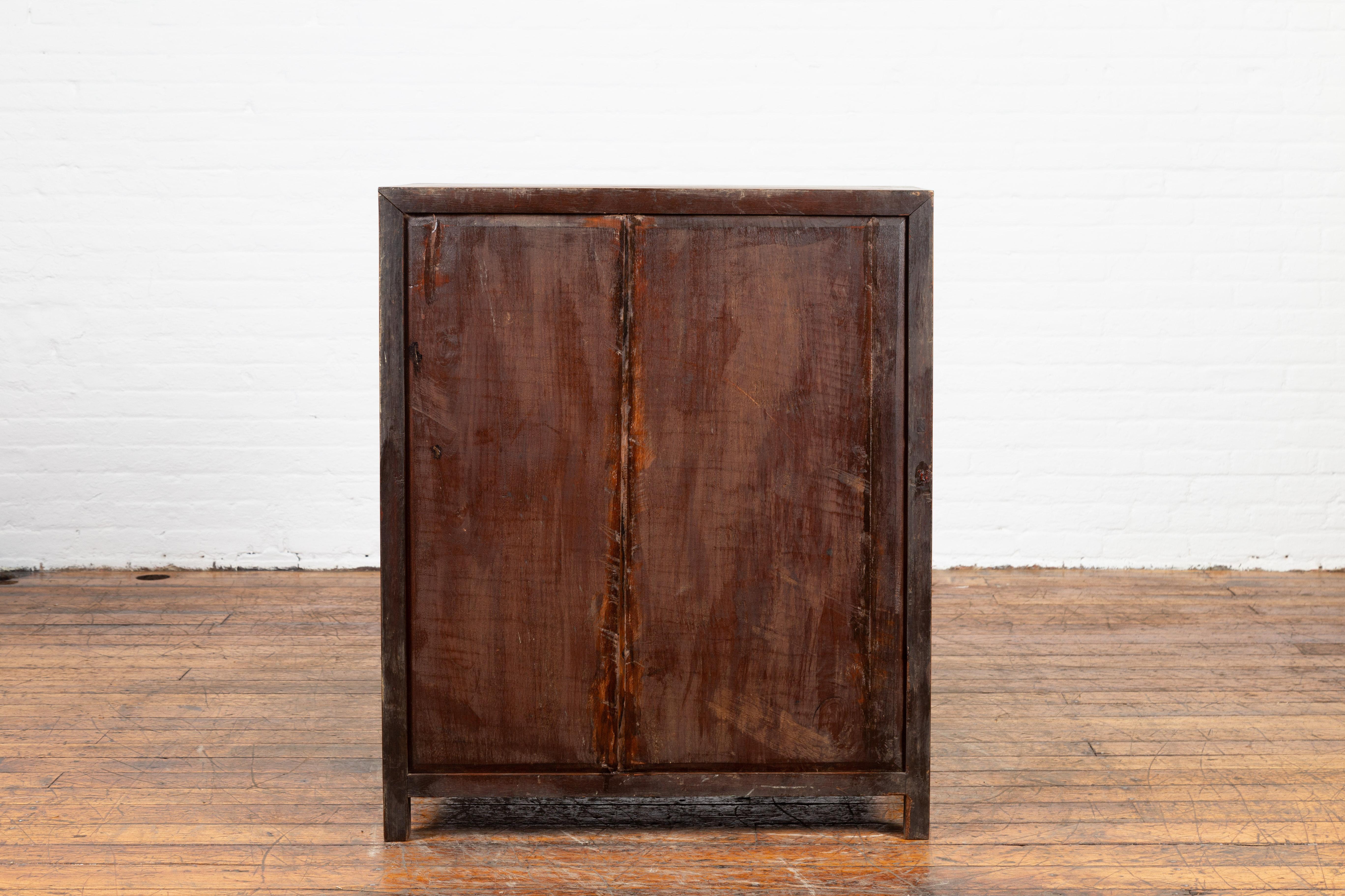 Chinese Early 20th Century Cabinet with Ink-Decorated Panels under Glass For Sale 9