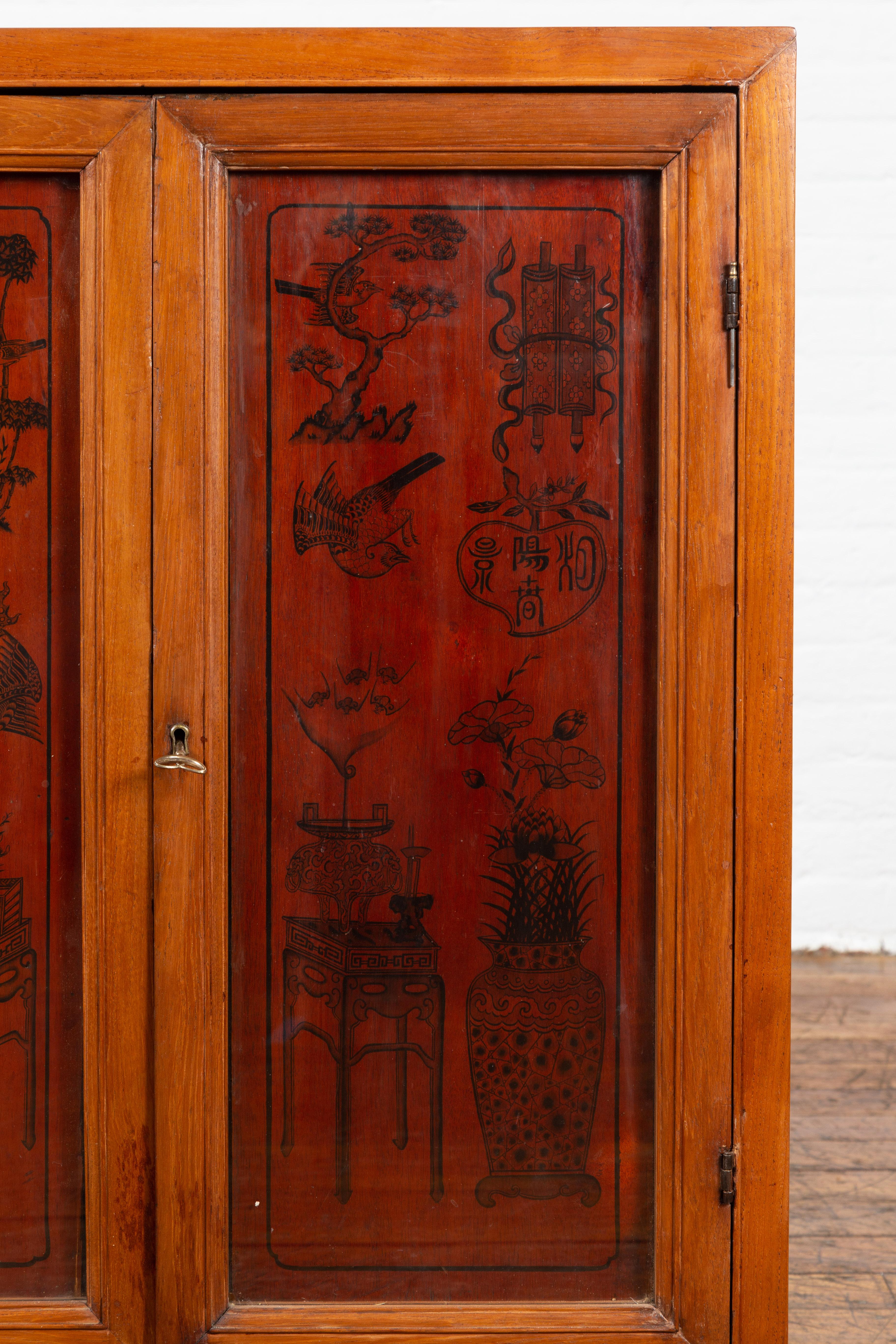 Chinese Early 20th Century Cabinet with Ink-Decorated Panels under Glass For Sale 4