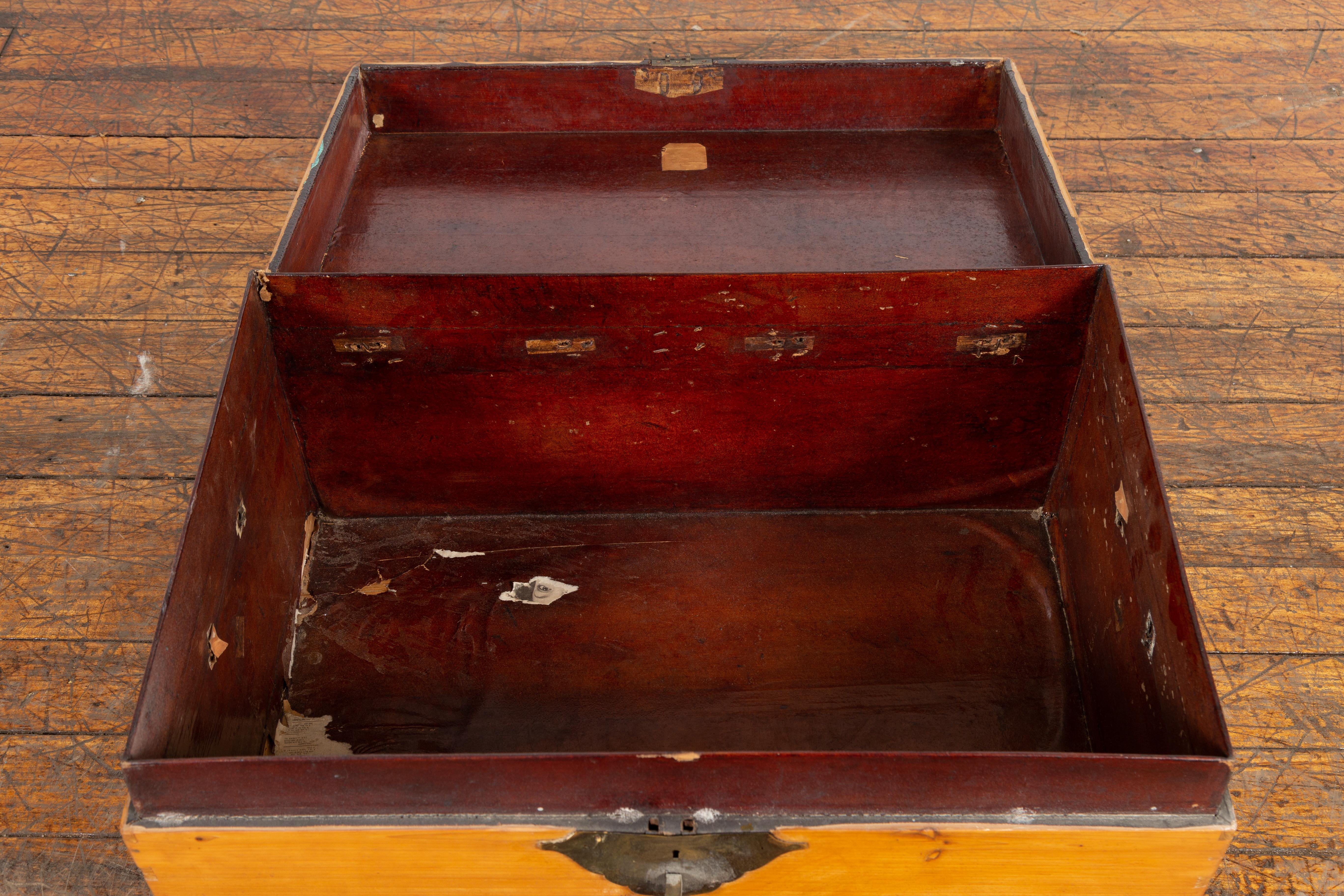 Chinese Early 20th Century Elm Blanket Chest with Honey Toned Patina For Sale 6