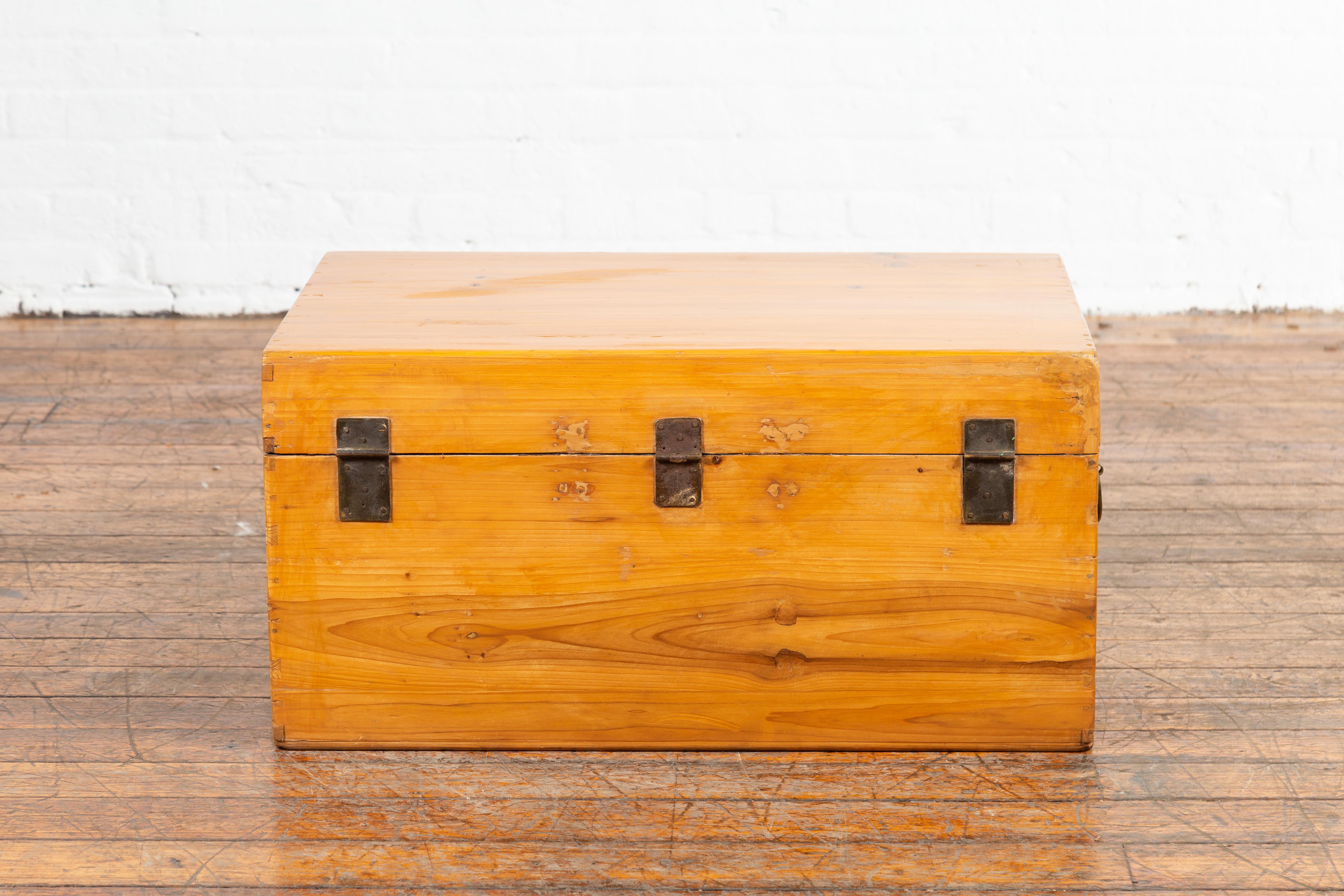 Chinese Early 20th Century Elm Blanket Chest with Honey Toned Patina For Sale 8