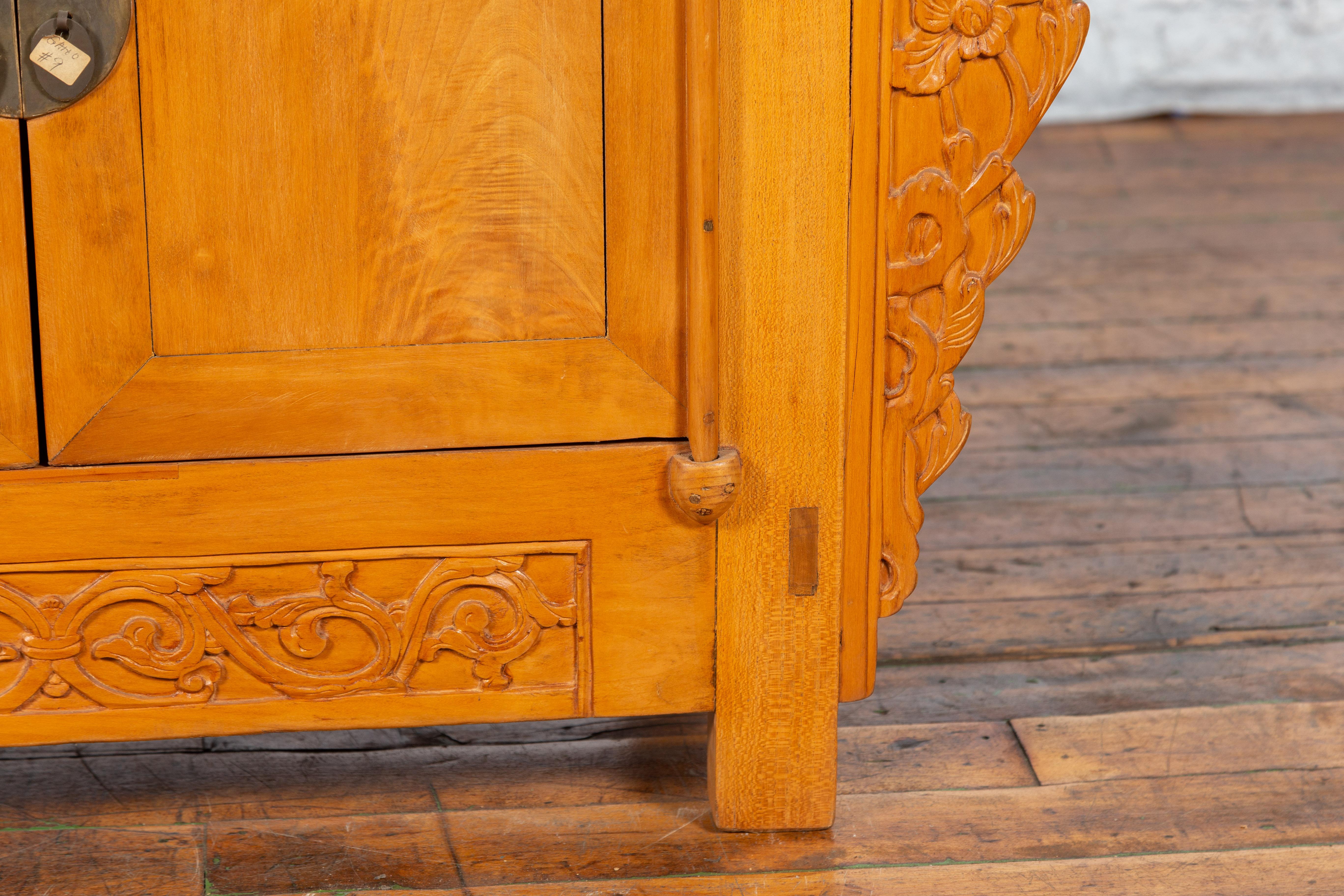 Chinese Early 20th Century Elm Sideboard with Carved Spandrels and Apron For Sale 8