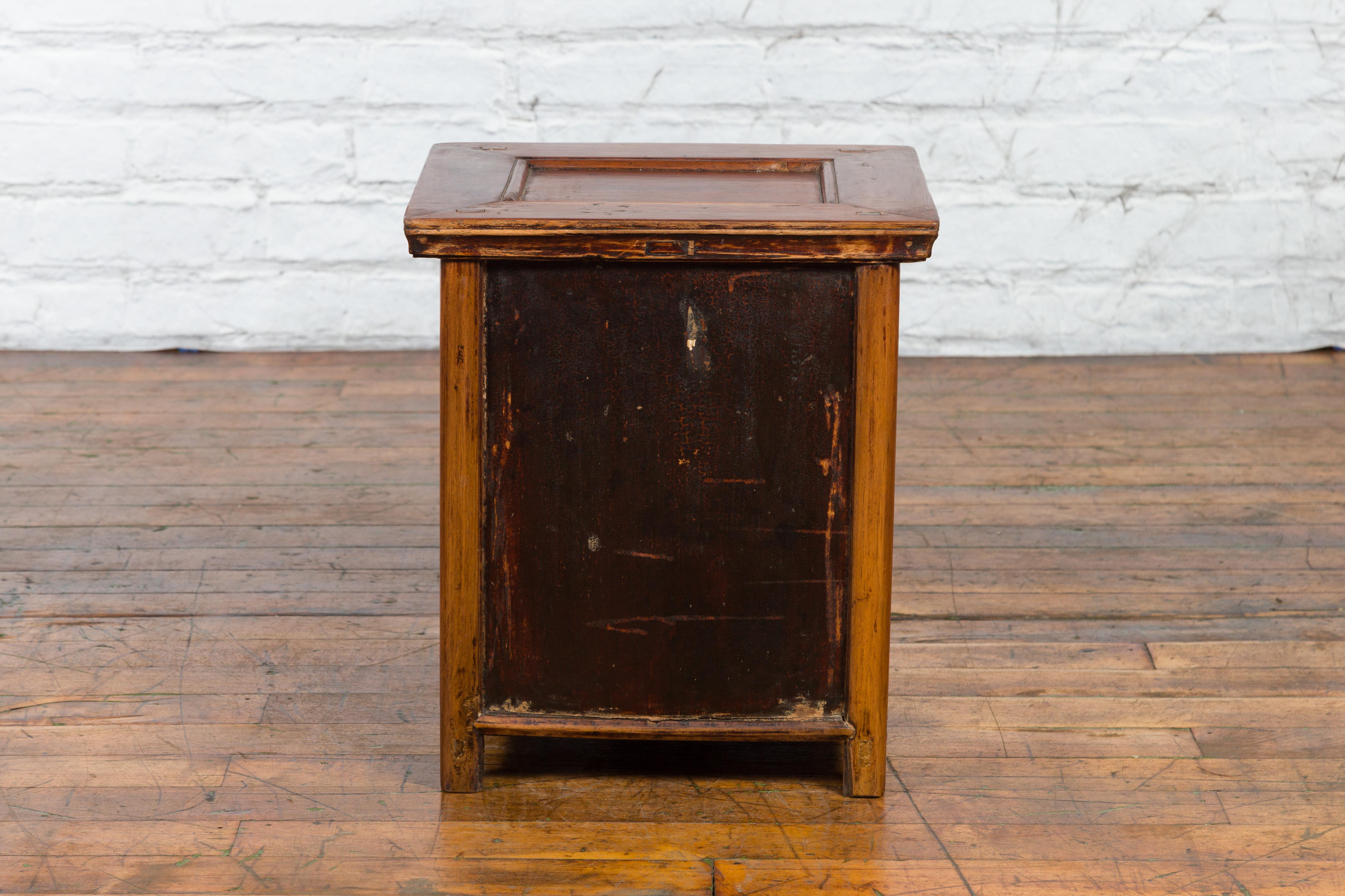 Chinese Early 20th Century Elmwood Bedside Cabinet with Scalloped Apron For Sale 5