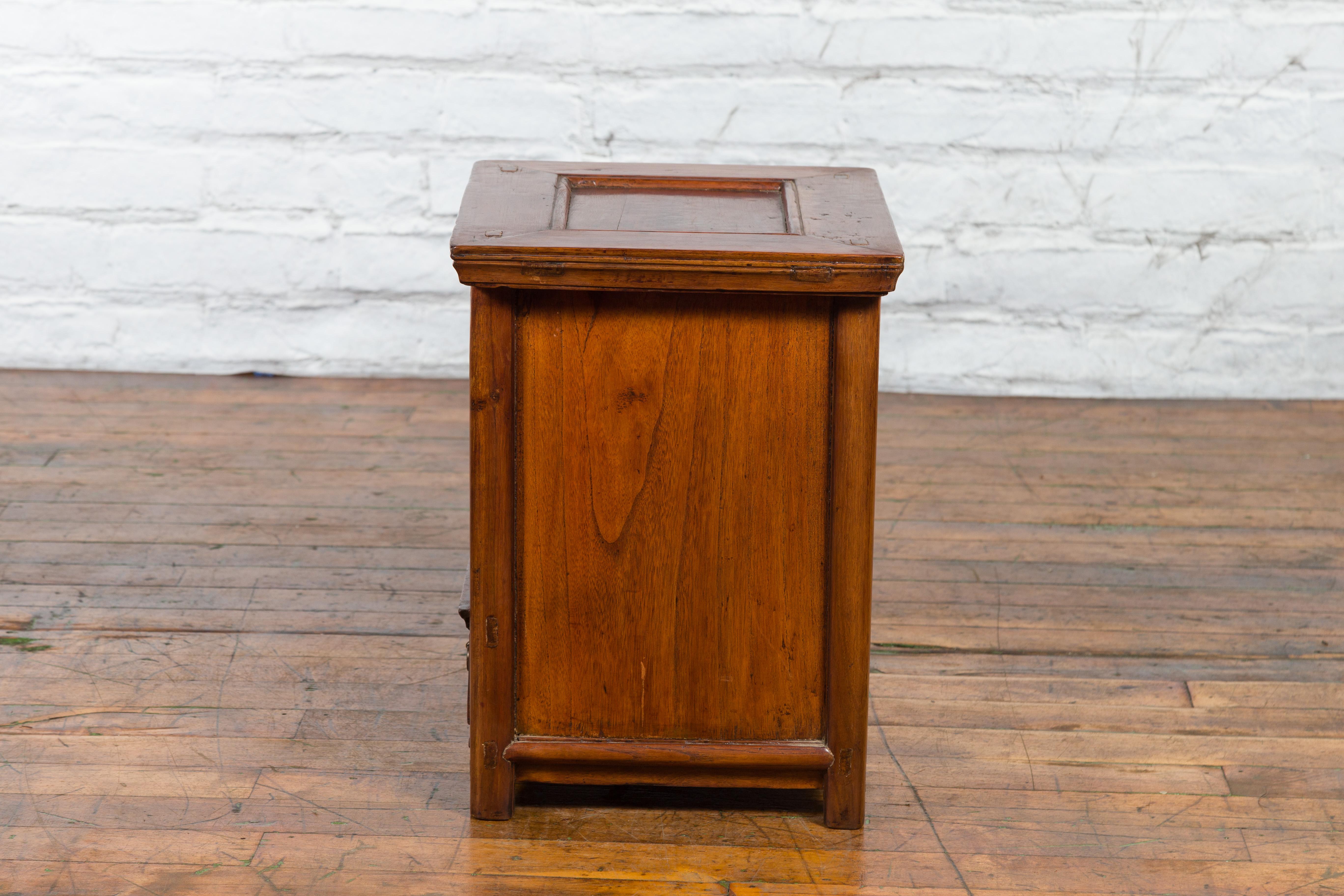 Chinese Early 20th Century Elmwood Bedside Cabinet with Scalloped Apron For Sale 6