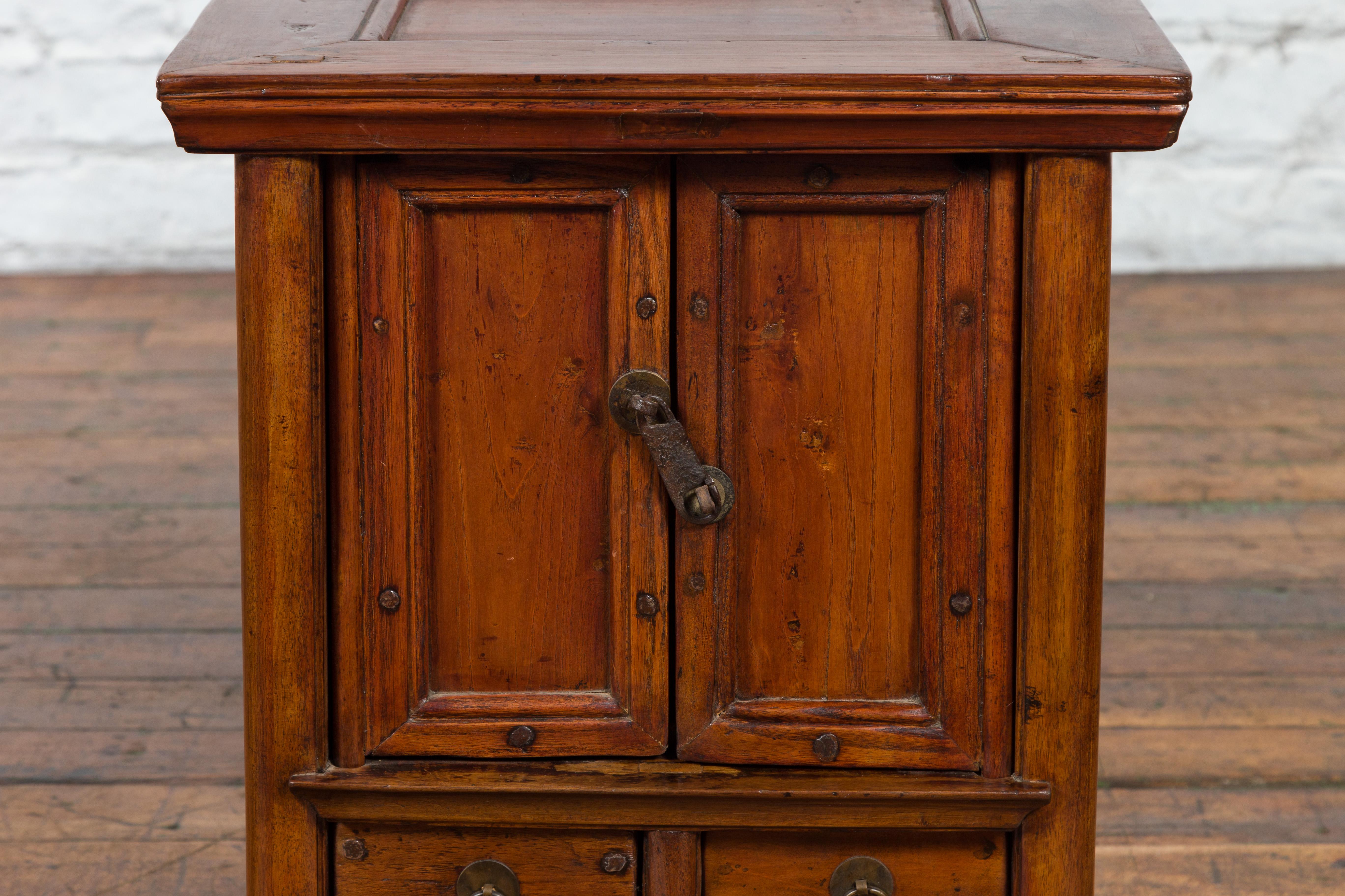 Chinese Early 20th Century Elmwood Bedside Cabinet with Scalloped Apron For Sale 1