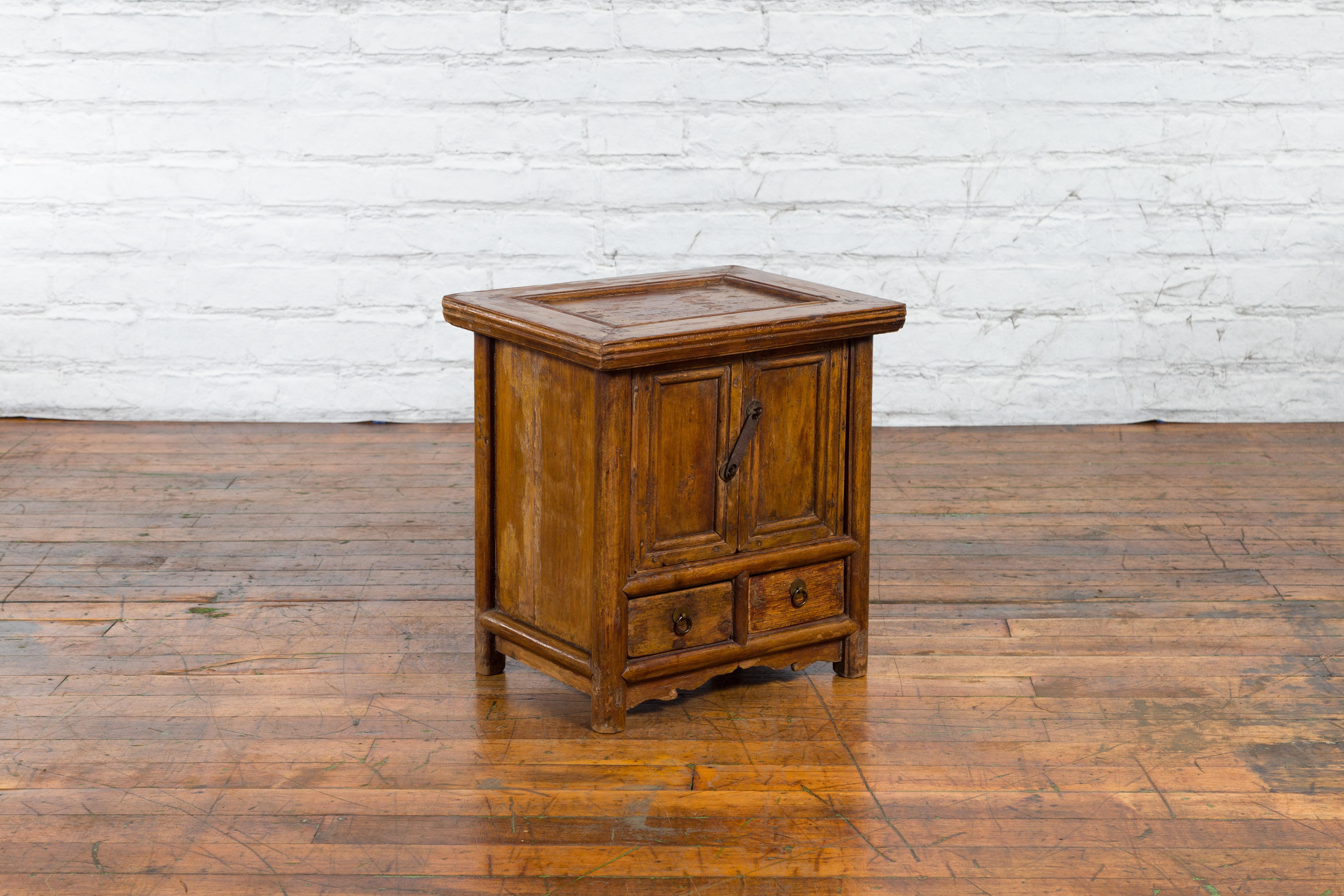 Chinese Early 20th Century Elmwood Bedside Cabinet with Weathered Patina For Sale 6