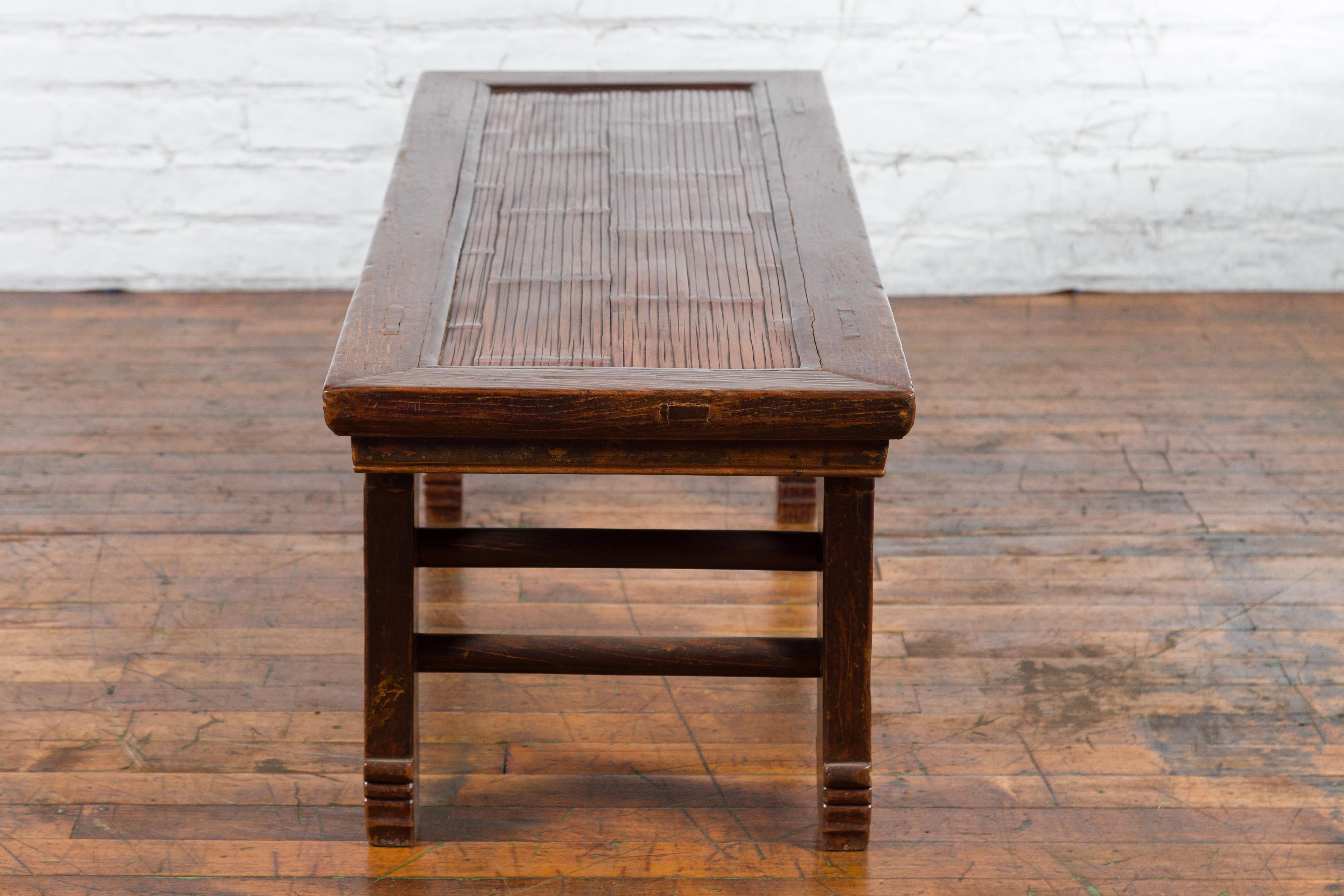 Table basse chinoise du début du 20e siècle avec plateau en bambou pour tapis d'opium en vente 5