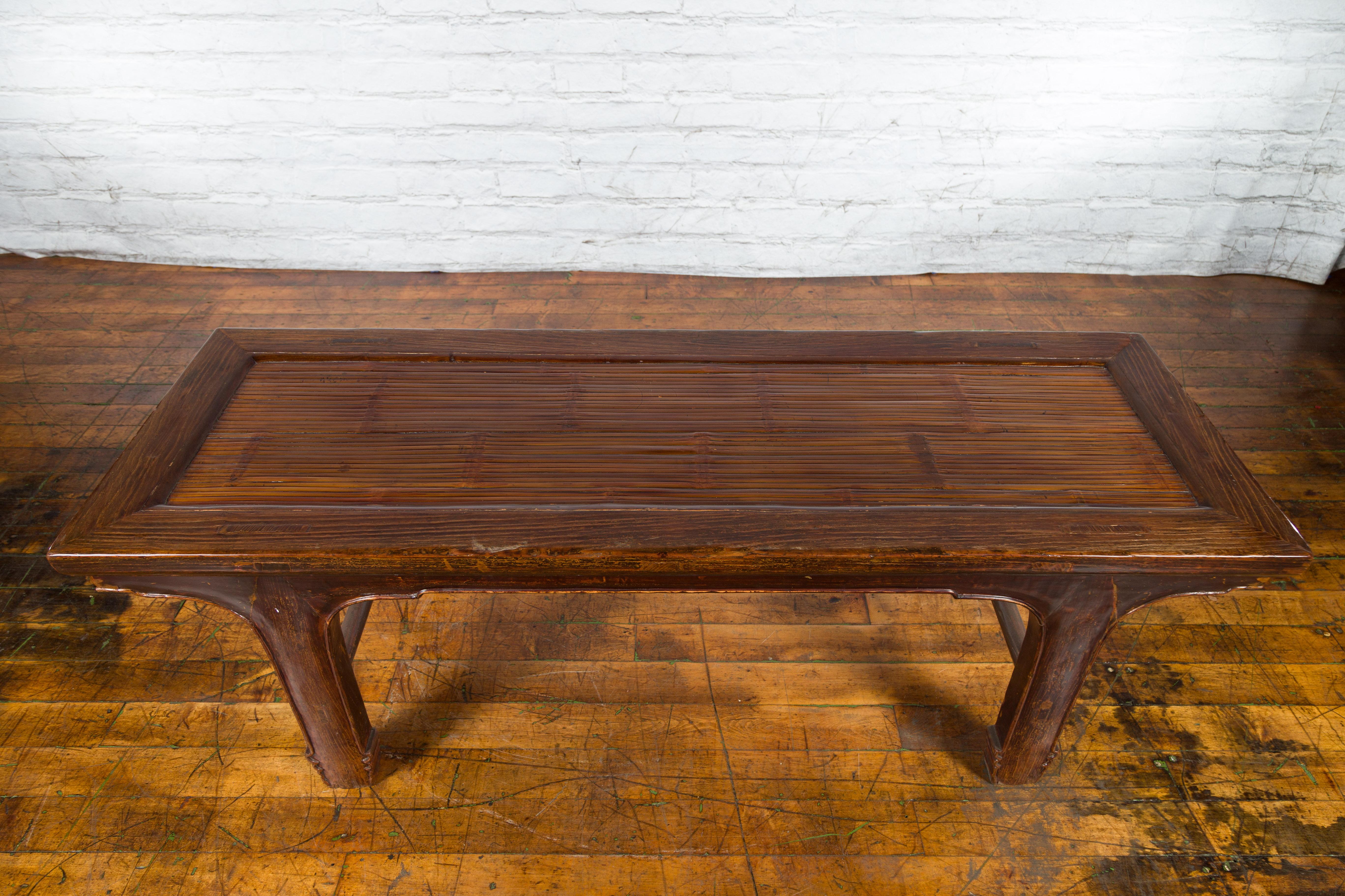 Table basse chinoise du début du 20e siècle avec plateau en bambou pour tapis d'opium Bon état - En vente à Yonkers, NY