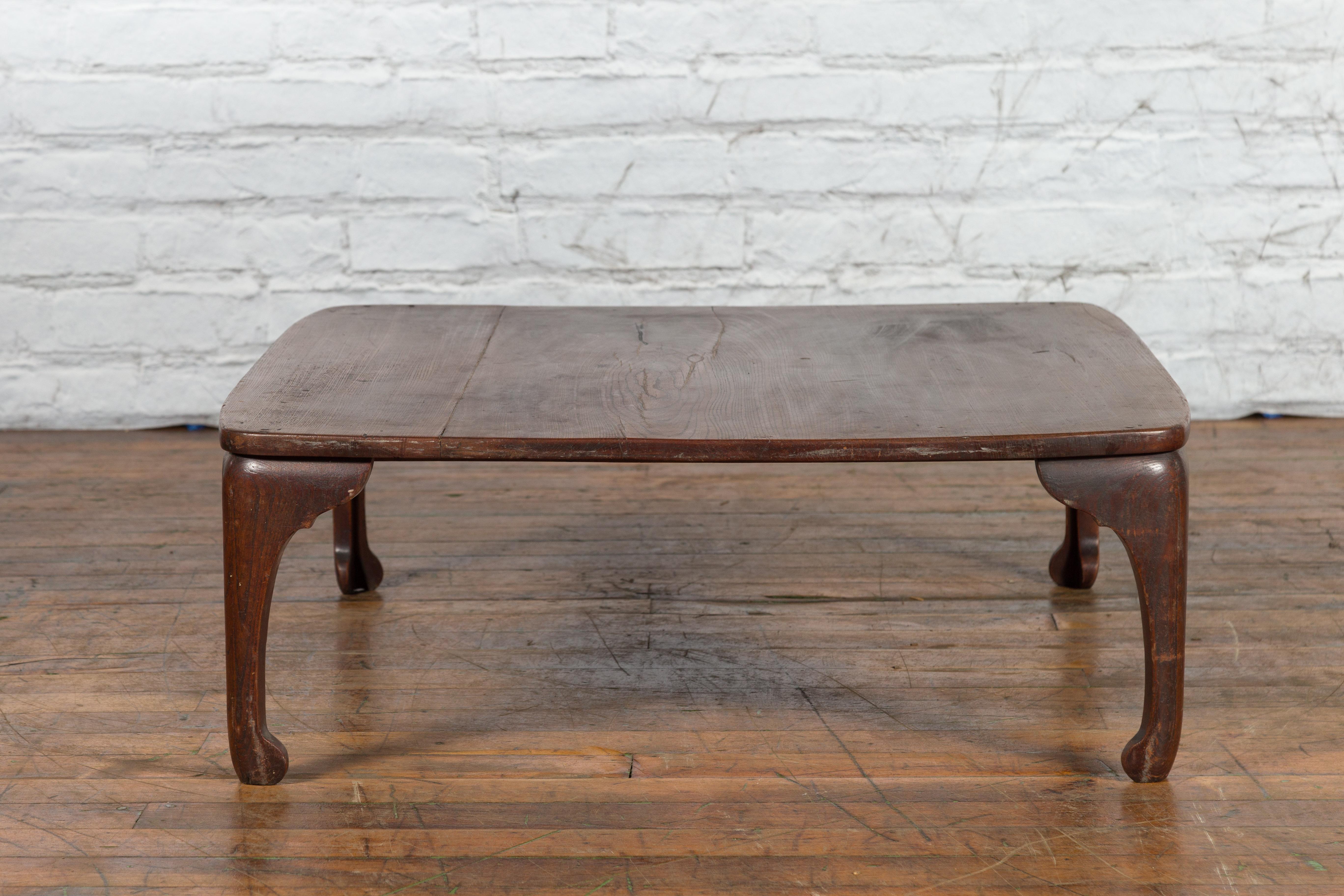 Chinese Early 20th Century Low Wooden Table with Curving Legs For Sale 6