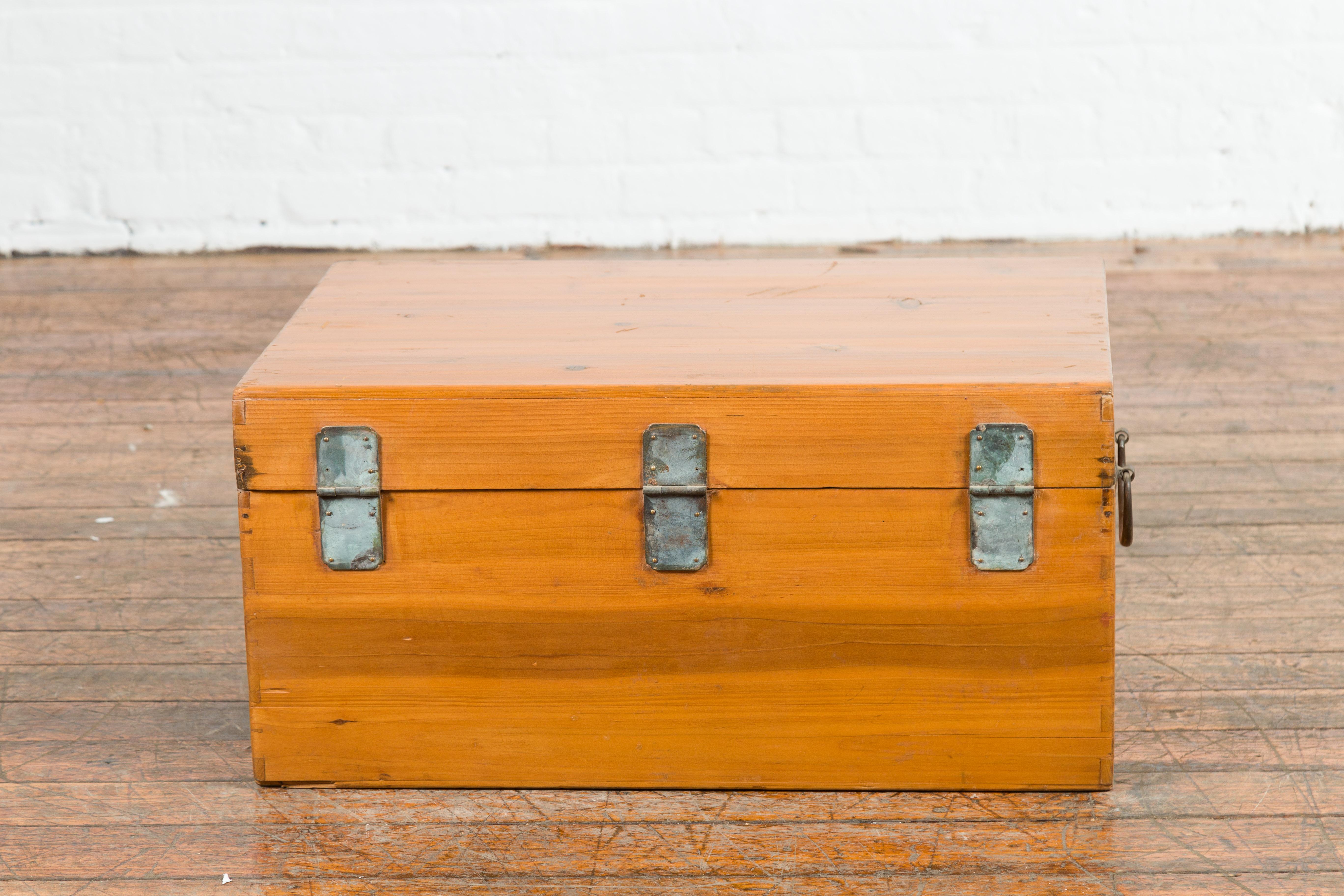 Early 20th Century Natural Elmwood Blanket Chest with Brass Side Handles For Sale 8
