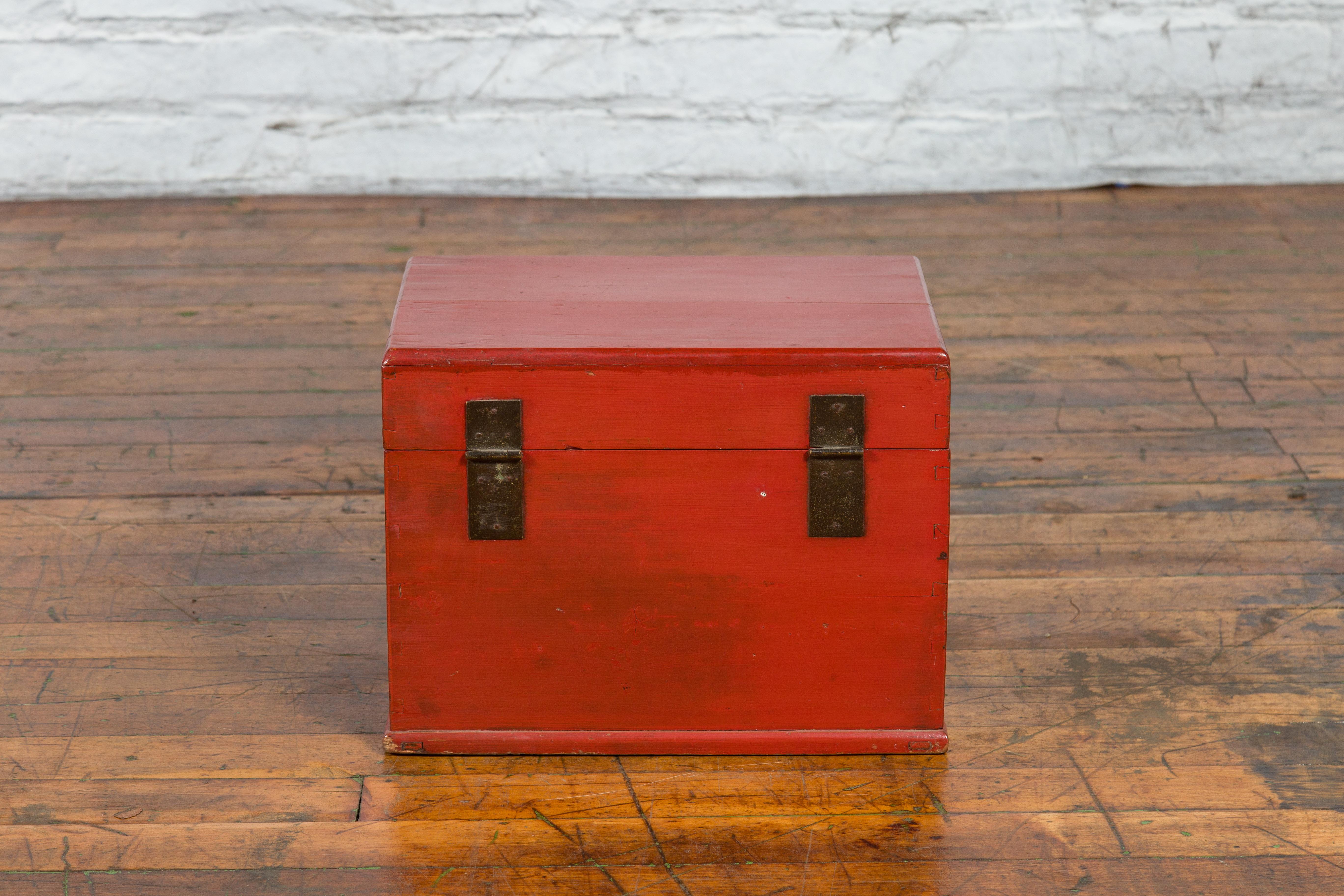 Chinese Early 20th Century Red Lacquer Jewelry Box with Bronze Hardware For Sale 7