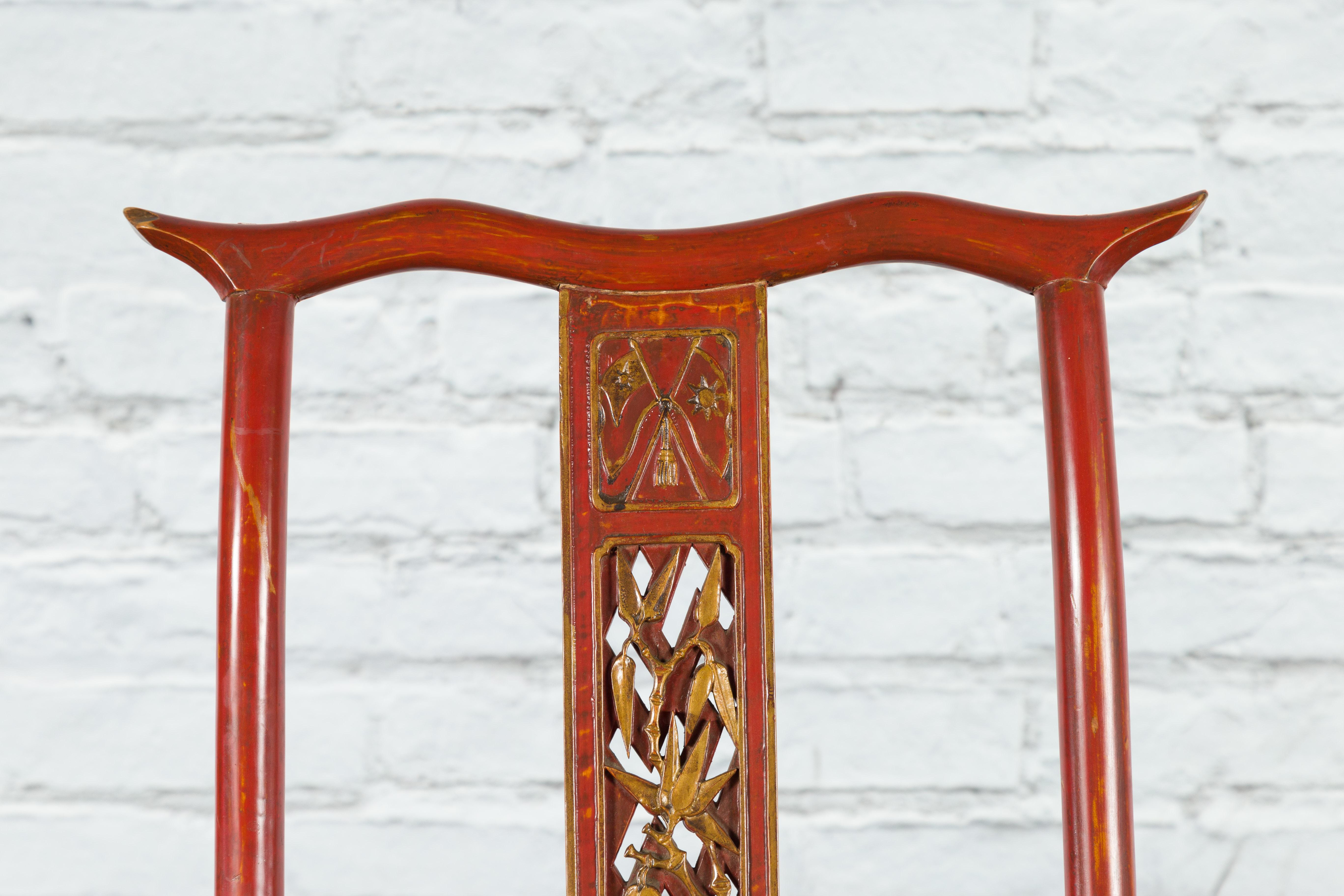 Chaise de voyage chinoise pliante en laque rouge du début du 20ème siècle avec assise tissée en vente 4