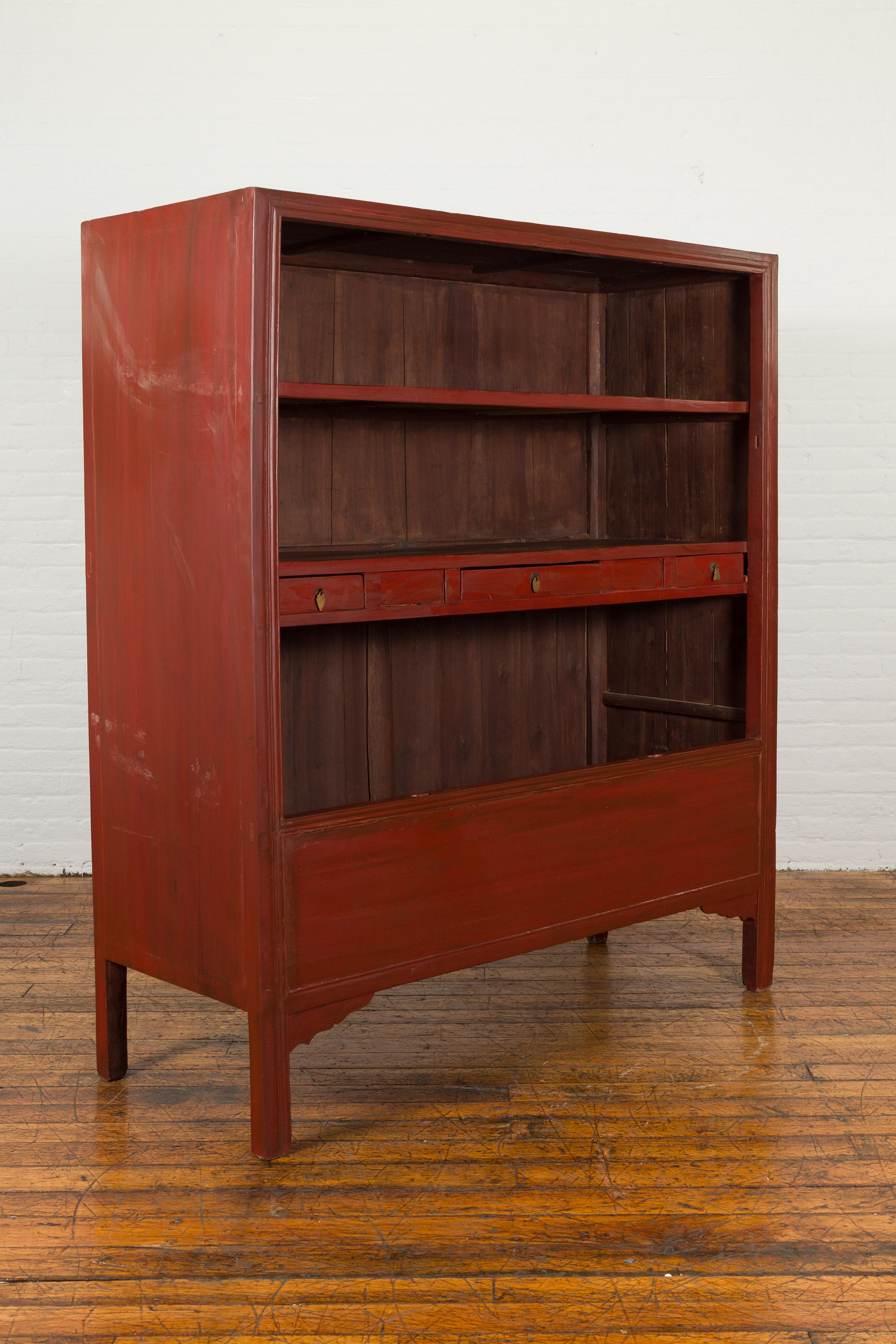 Chinese Early 20th Century Red Lacquered Display Cabinet with Three Drawers In Good Condition For Sale In Yonkers, NY