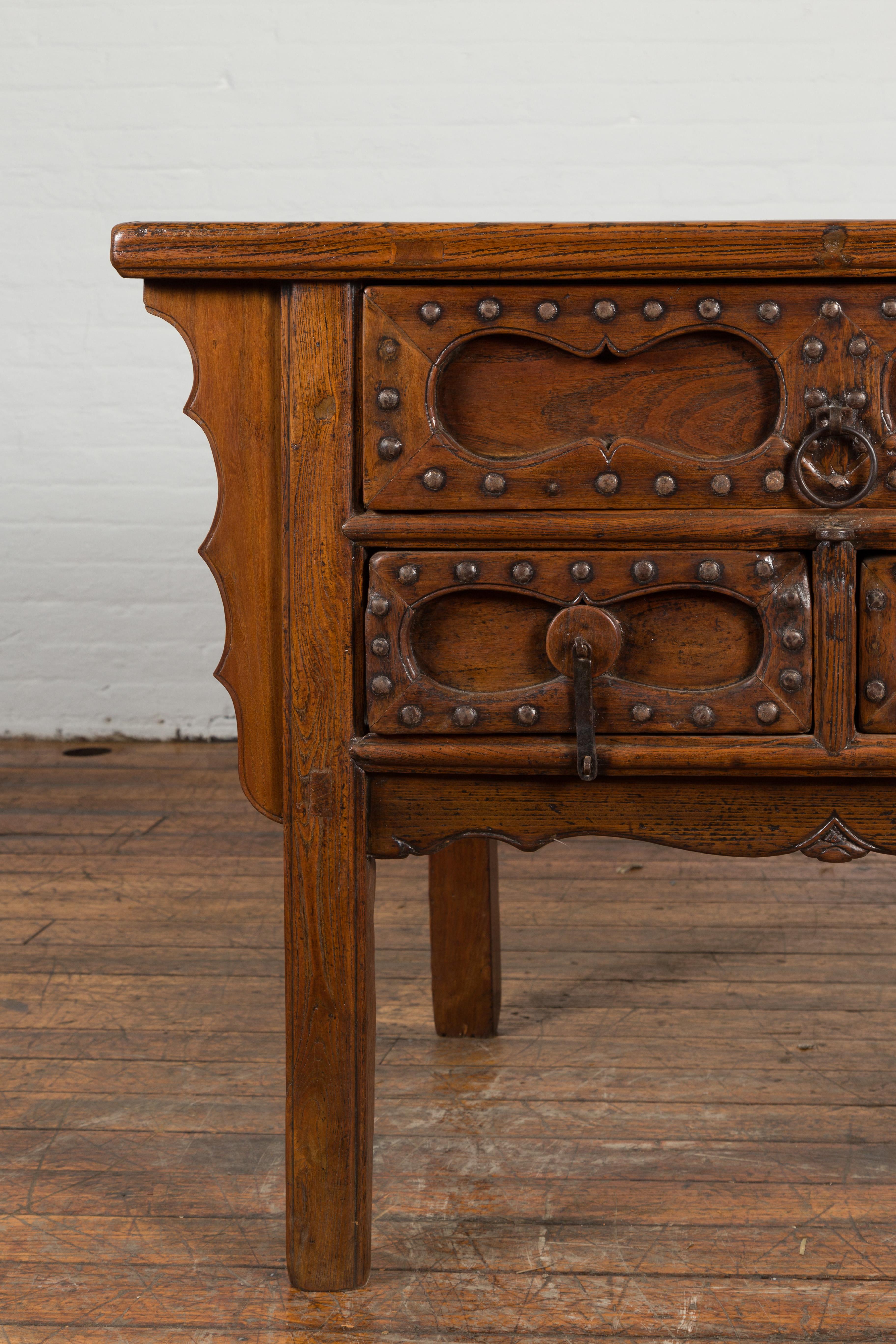Chinese Early 20th Century Table with Three Drawers, Studs and Carved Spandrels For Sale 5
