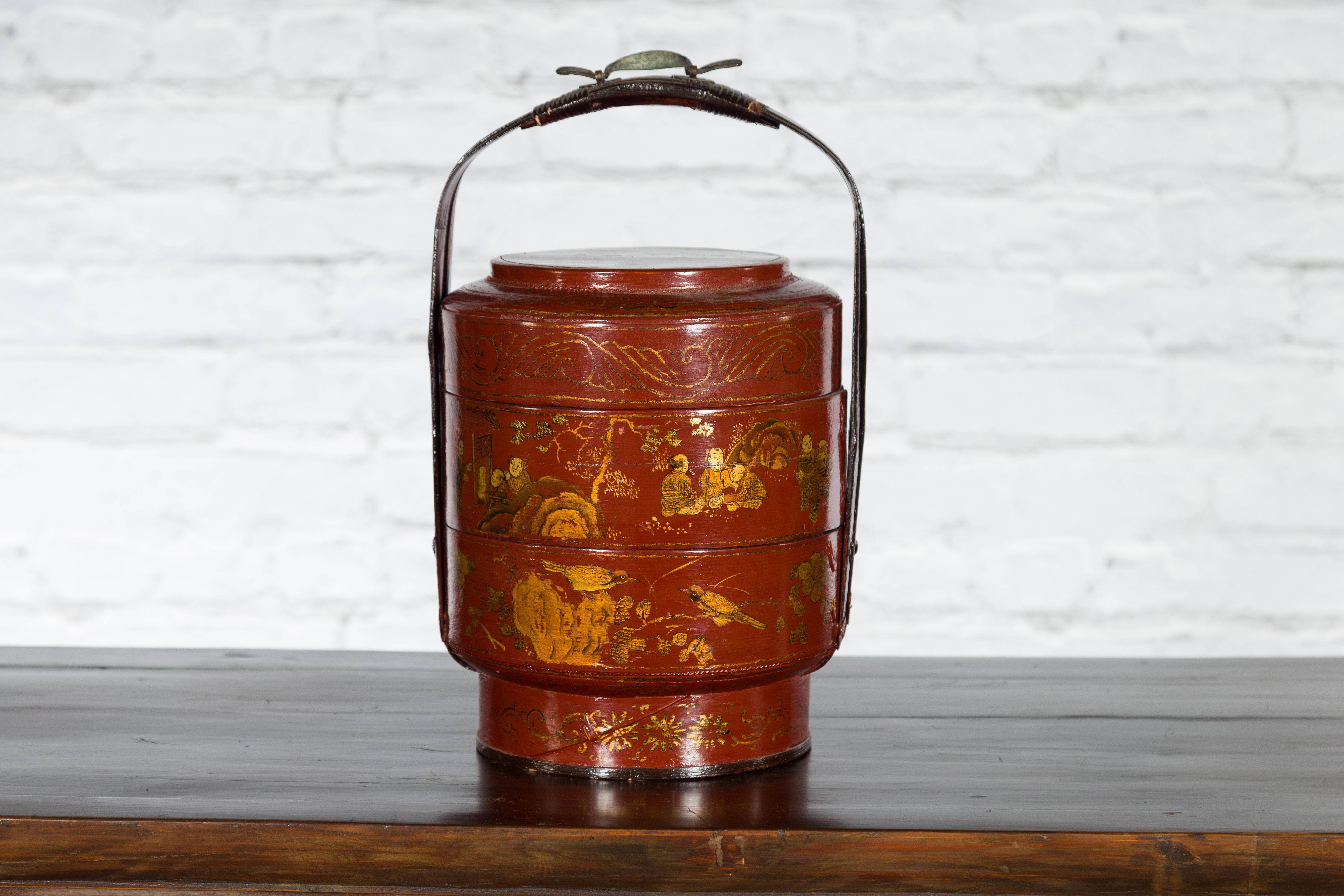 Painted Chinese Early 20th Century Three-Tiered Red Lacquer Lunch Basket with Gilt Décor For Sale